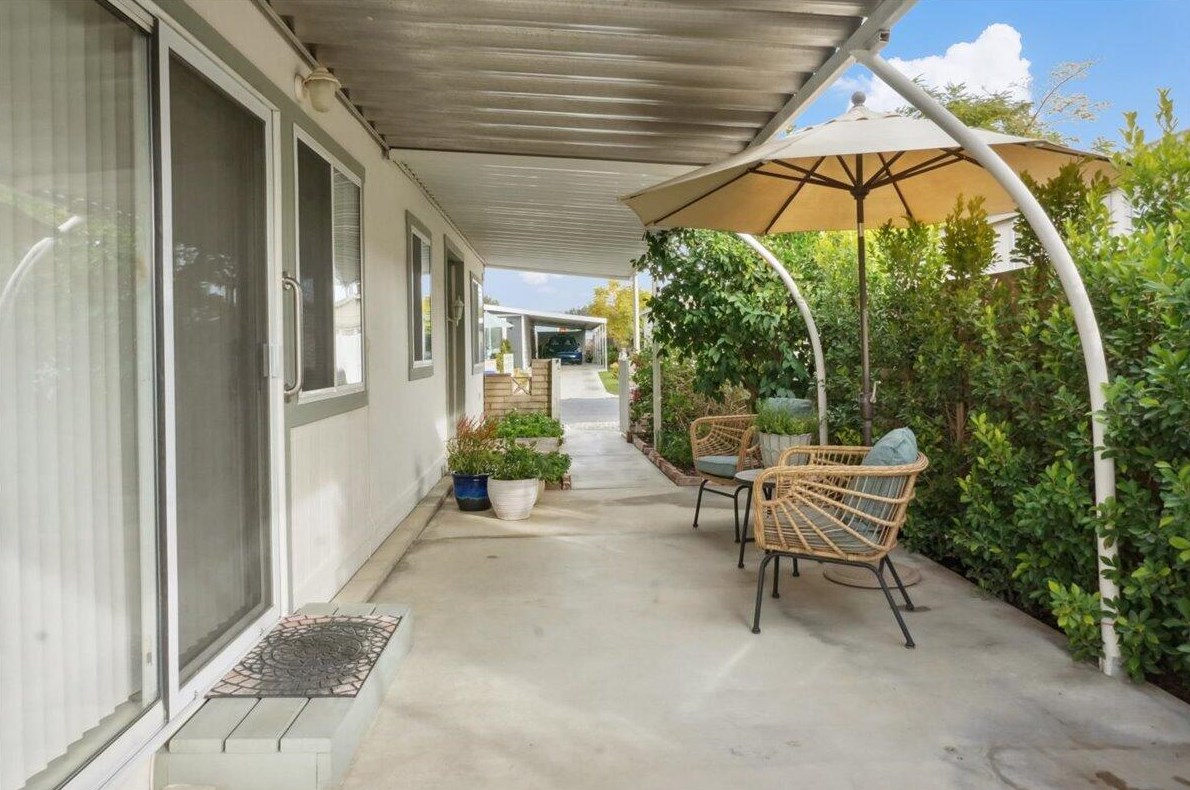 73427 Cabazon Peak Dr, Palm Desert CA  92260-1110 exterior