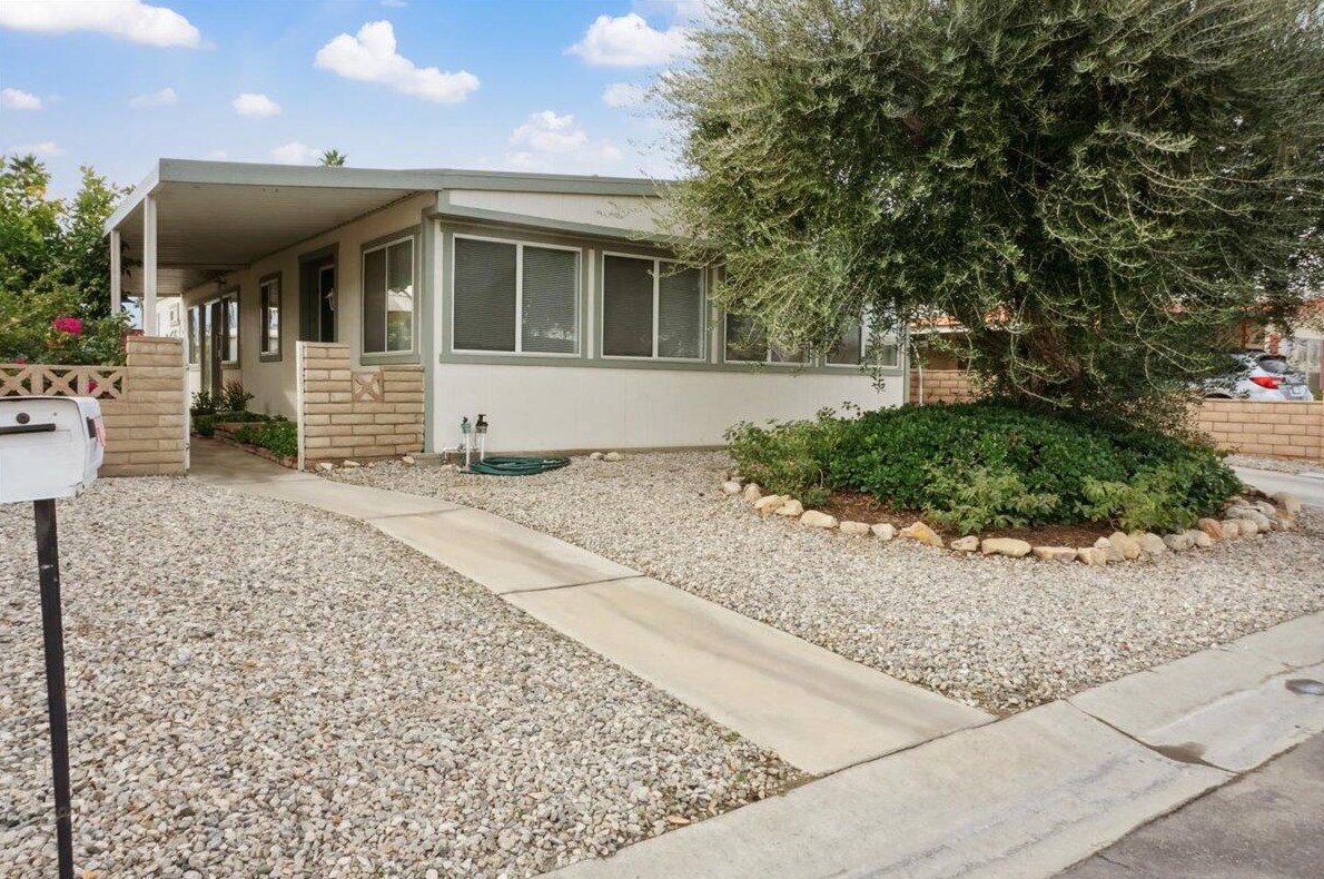 73427 Cabazon Peak Dr, Palm Desert CA  92260-1110 exterior