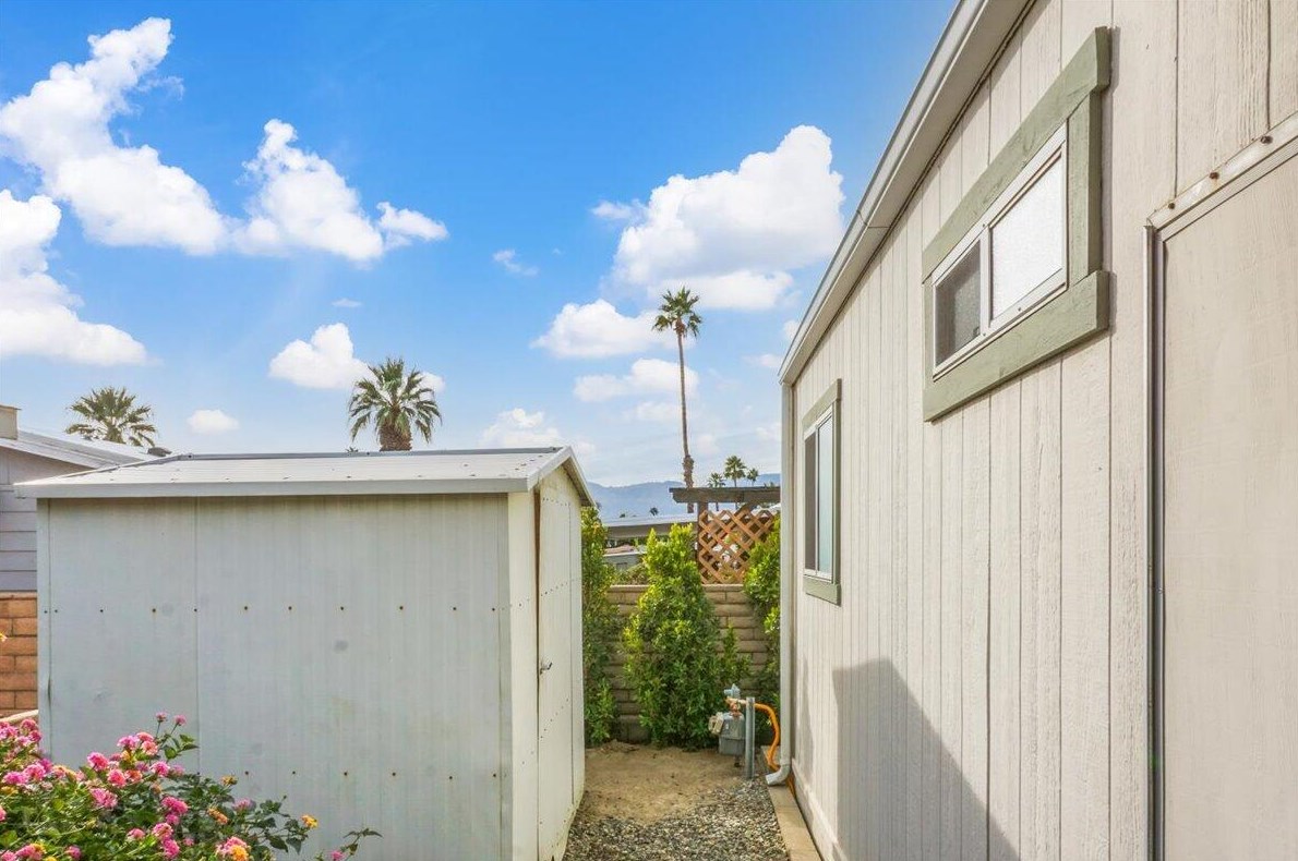 73427 Cabazon Peak Dr, Palm Desert CA  92260-1110 exterior
