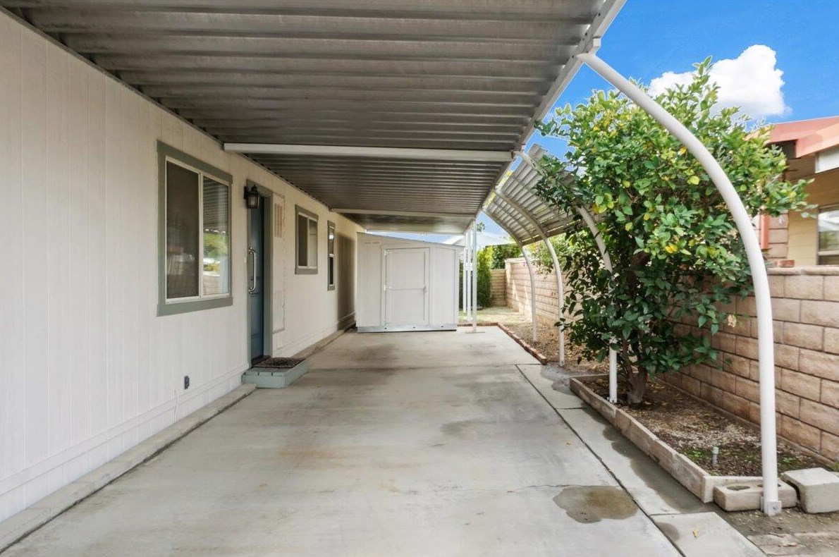 73427 Cabazon Peak Dr, Palm Desert CA  92260-1110 exterior