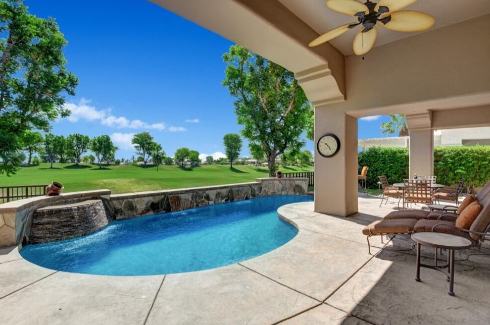 364 Tomahawk Dr, Palm Desert, CA 92211-8951
