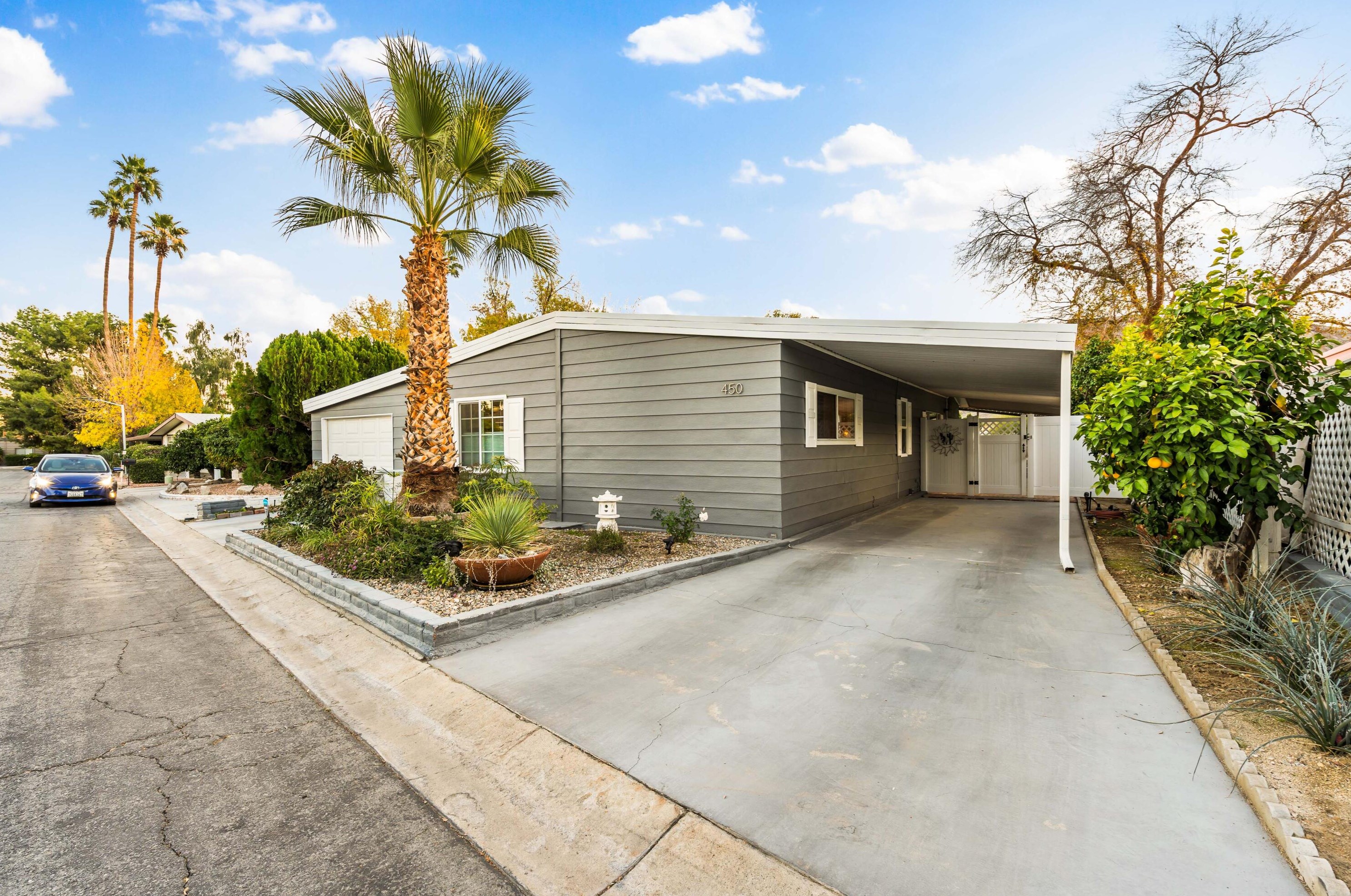 450 Paseo Perdido, Cathedral City CA  92234-1628 exterior