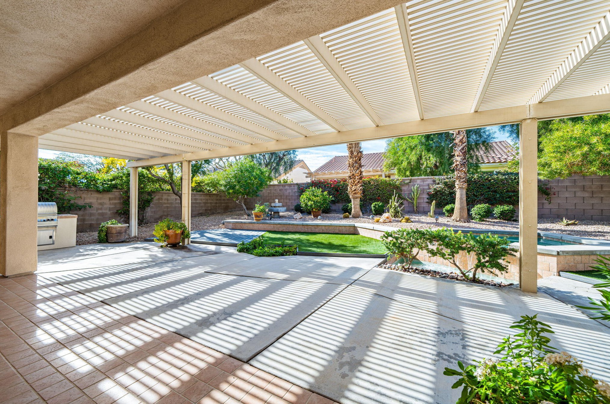 35897 Bramblewood Ave, Palm Desert CA  92211-2684 exterior