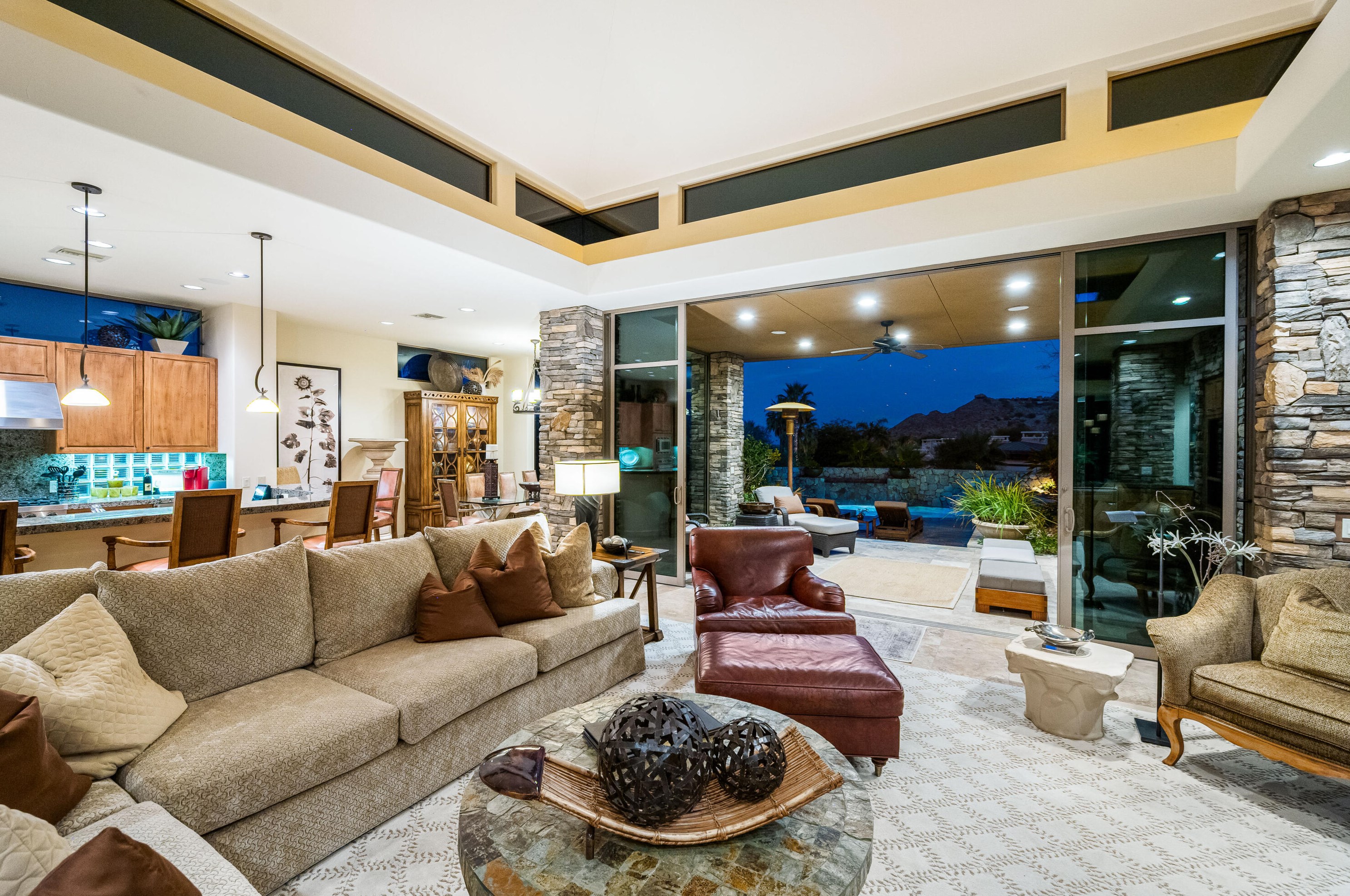 411 Eagle Rdg, Palm Desert, CA 92260-7216