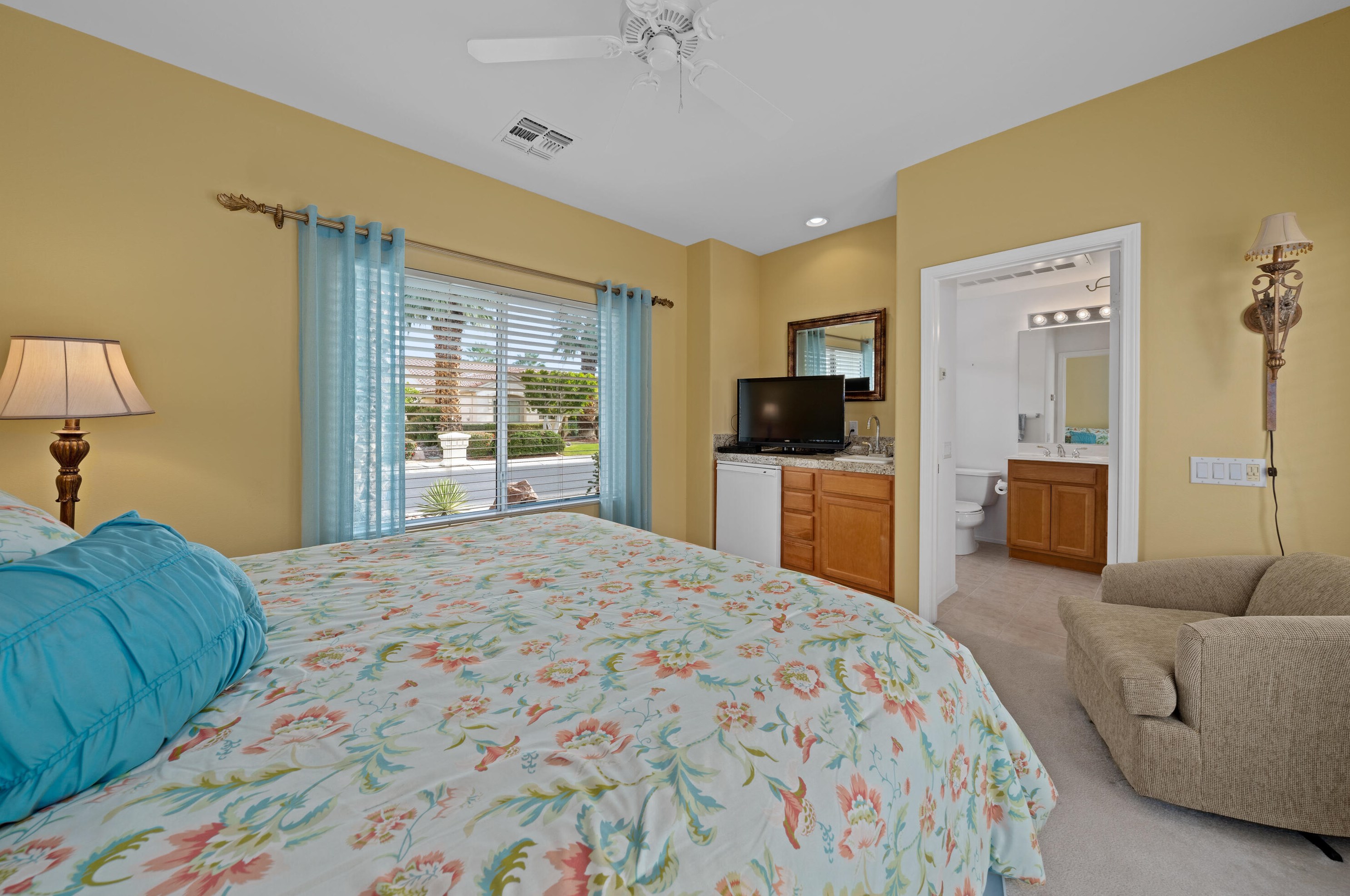35127 Rosemont Dr, Palm Desert CA  92211-3742 exterior