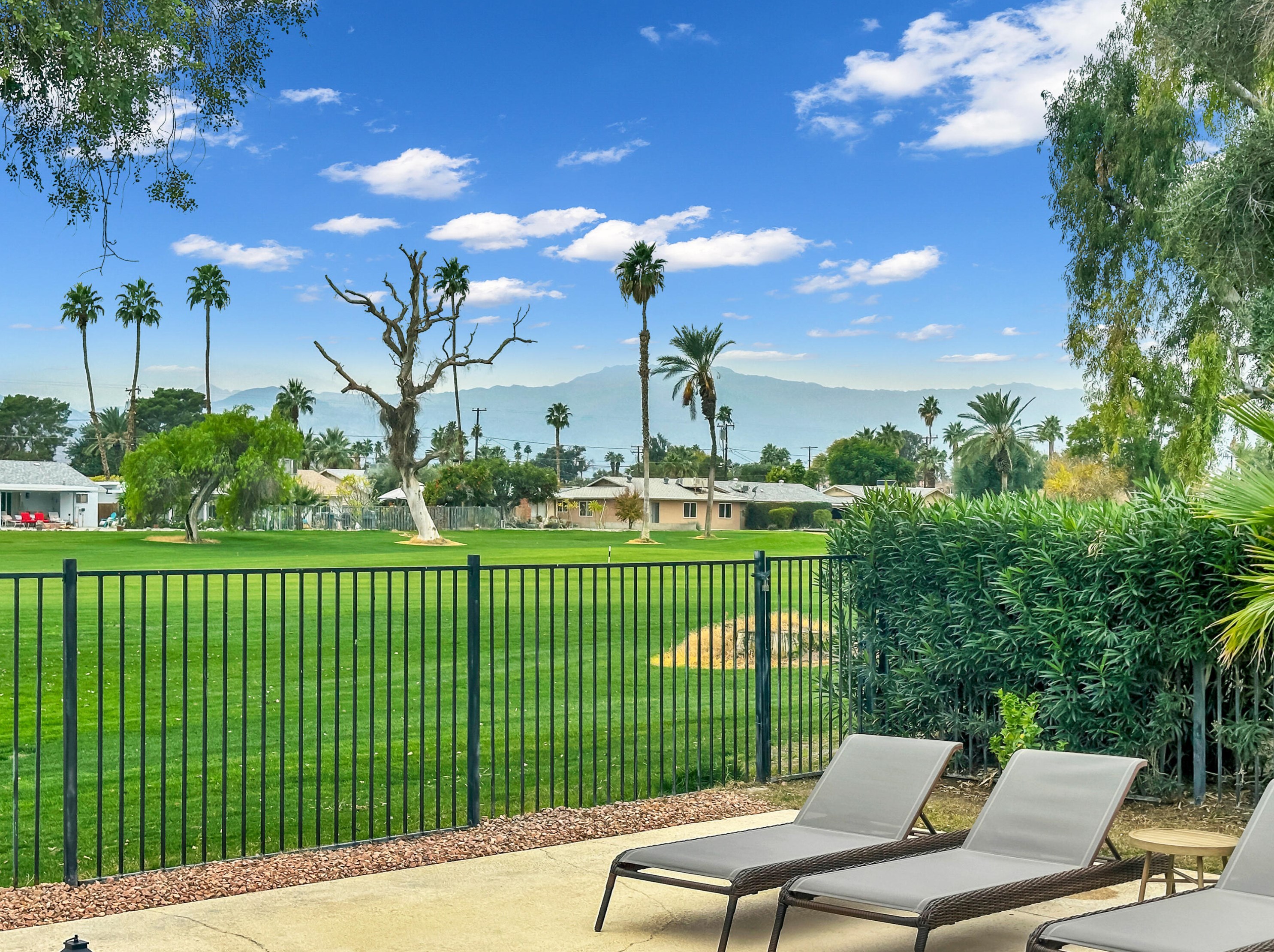77265 Michigan Dr, Palm Desert CA  92211-7933 exterior