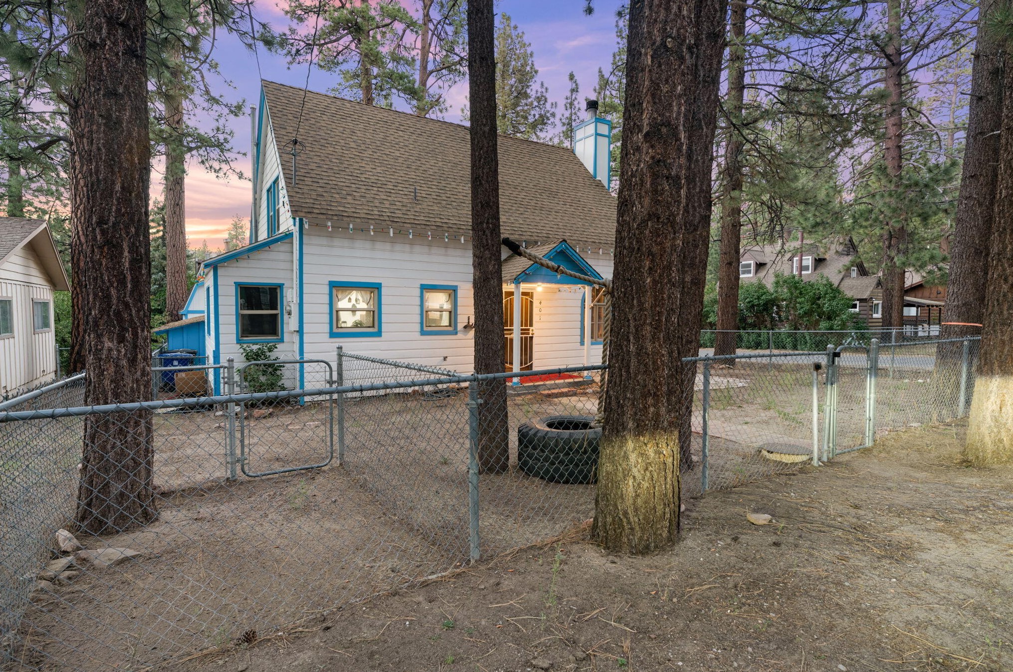 401 Sherwood Blvd, Big Bear City CA  92314-9659 exterior