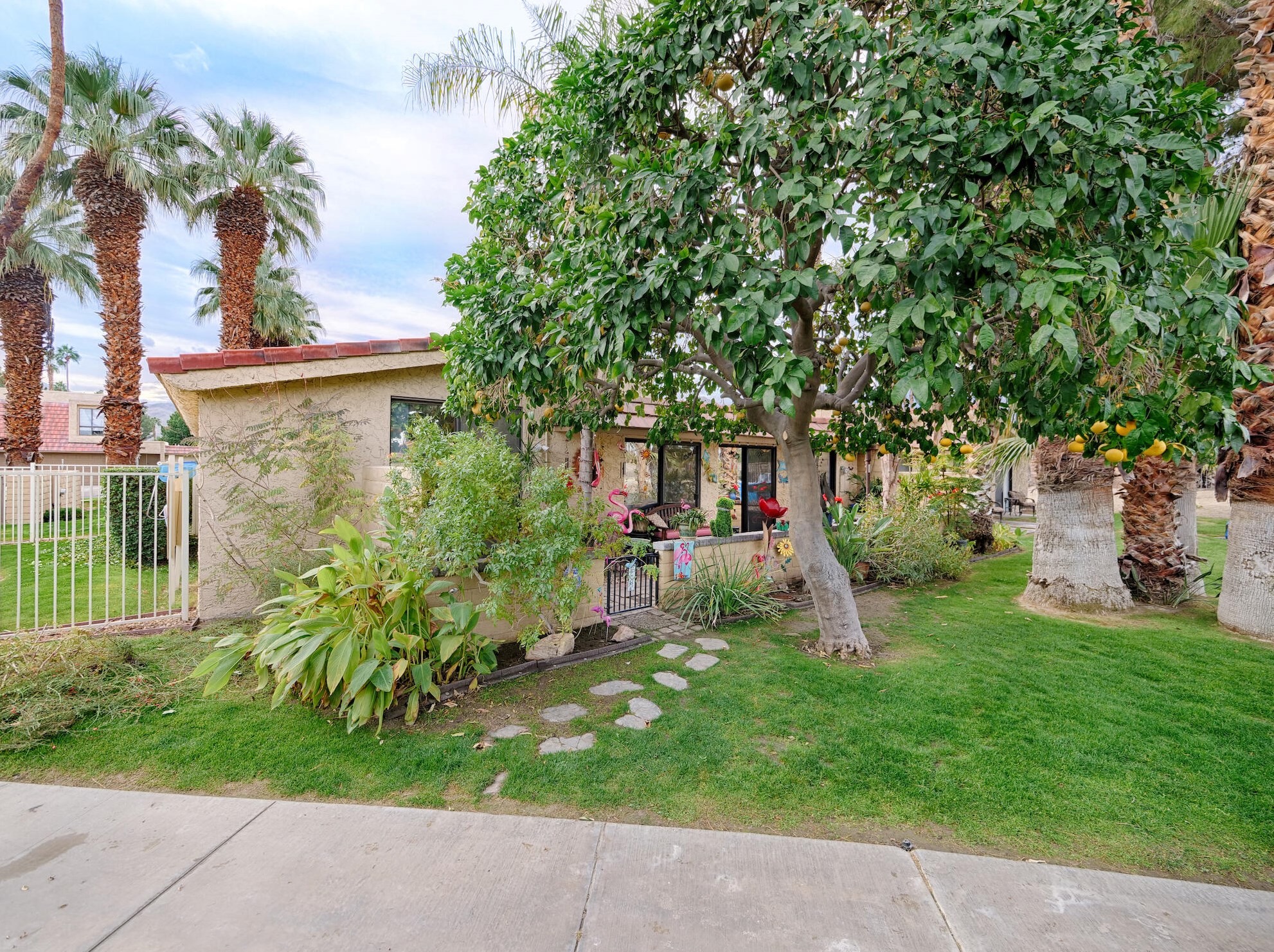 68516 Calle Alcazar, Cathedral City, CA 92234-7103