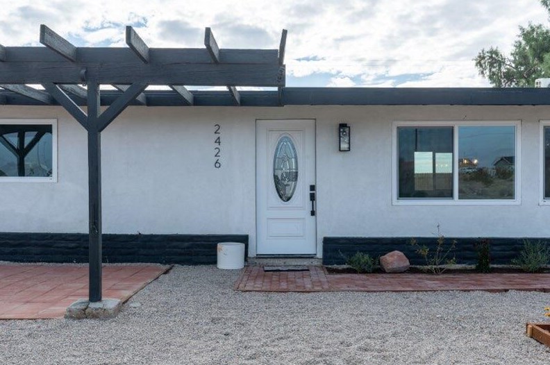 2426 Sand Hill Ave, Thermal, CA 92274