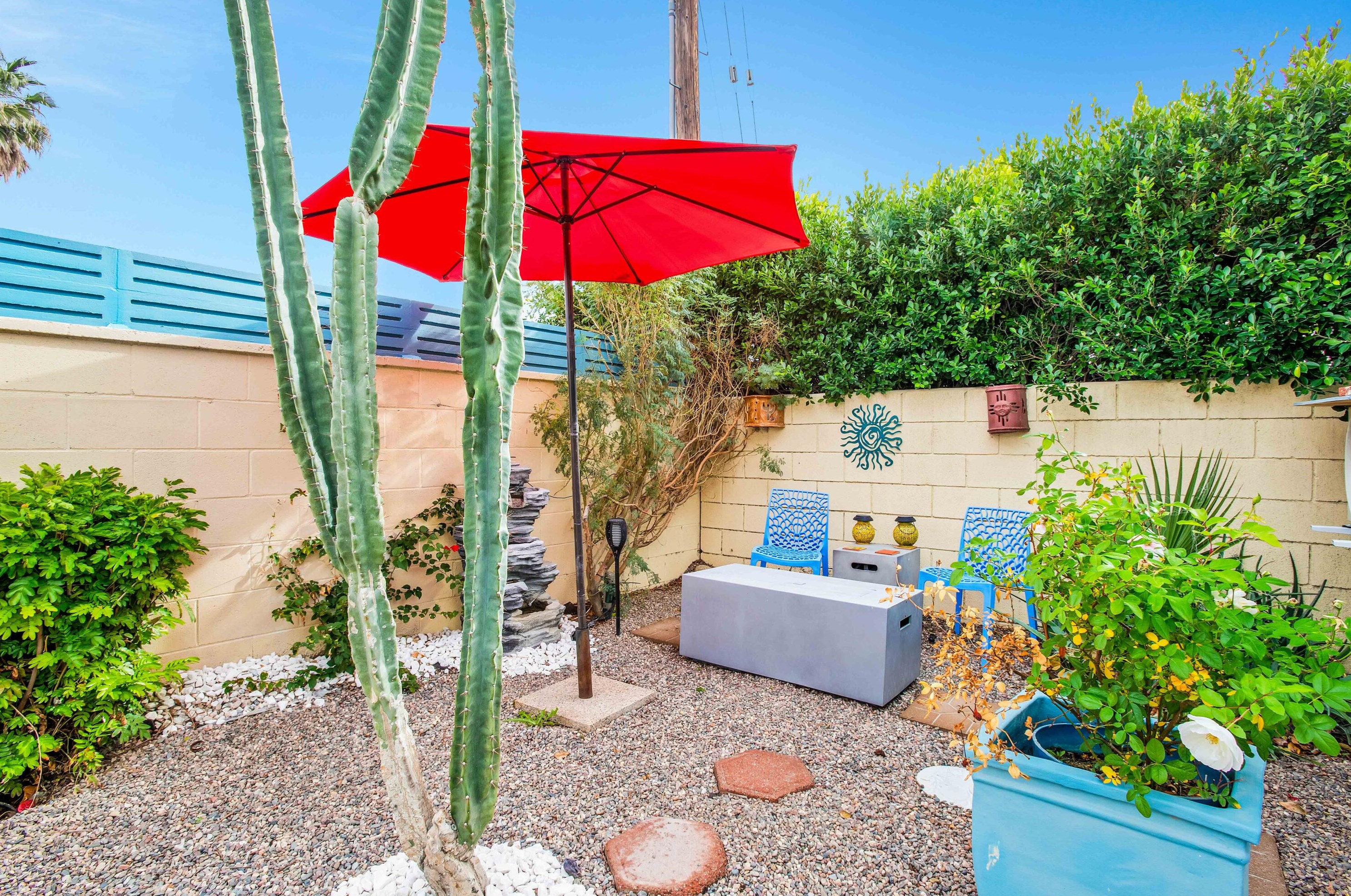 27820 Abril Dr, Cathedral City CA  92234-3410 exterior