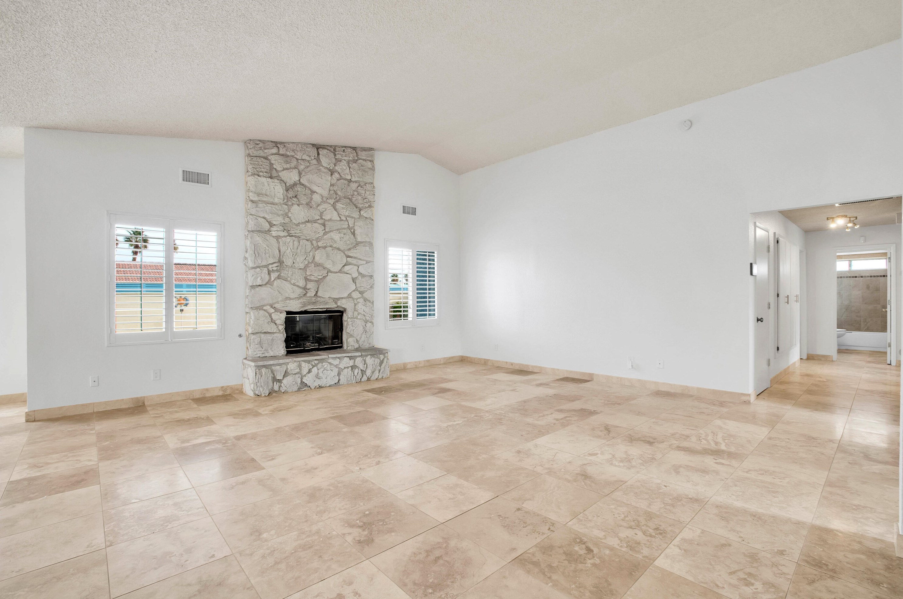27820 Abril Dr, Cathedral City CA  92234-3410 exterior