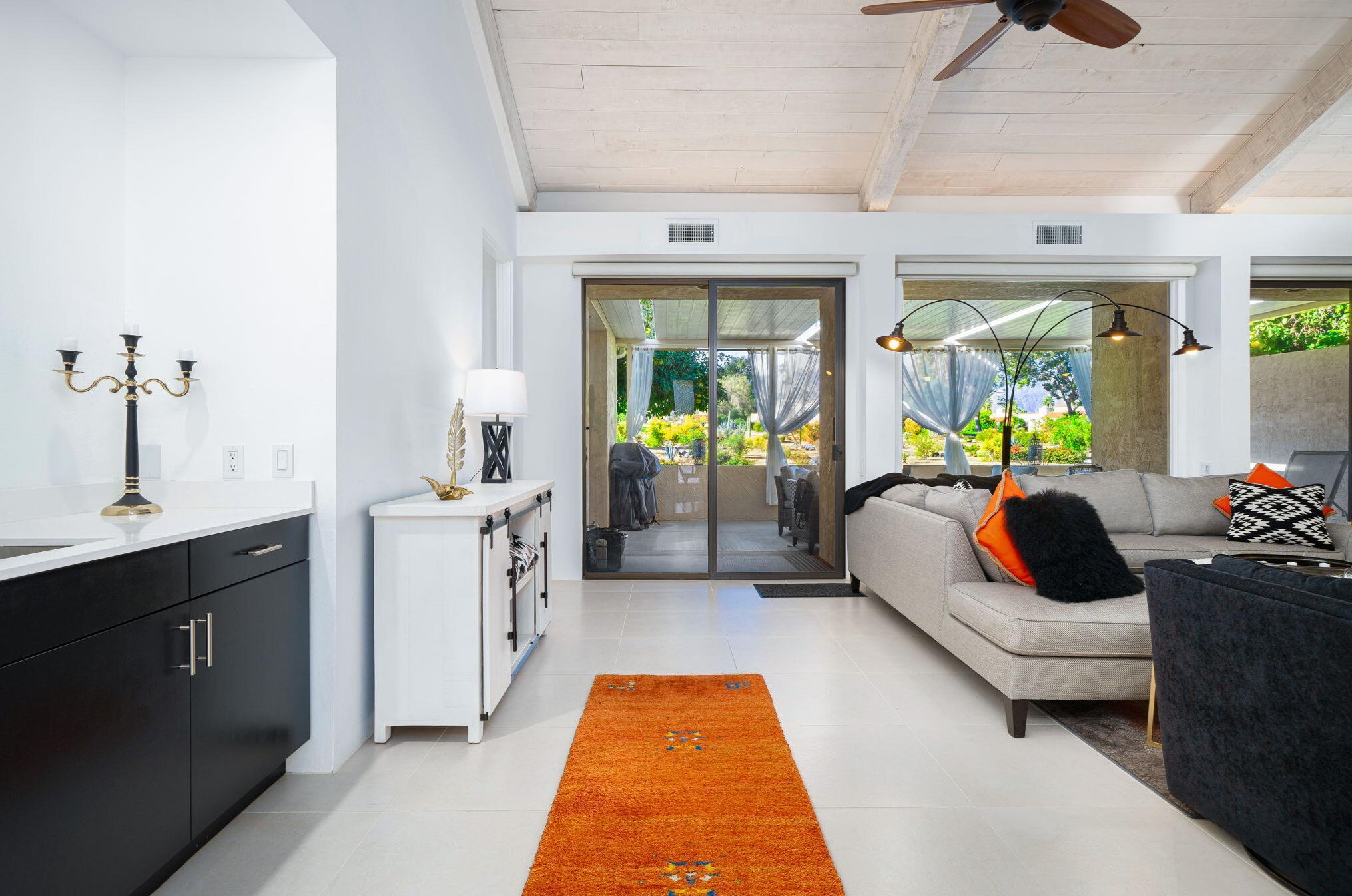 621 Hospitality Dr, Rancho Mirage CA  92270-1312 exterior