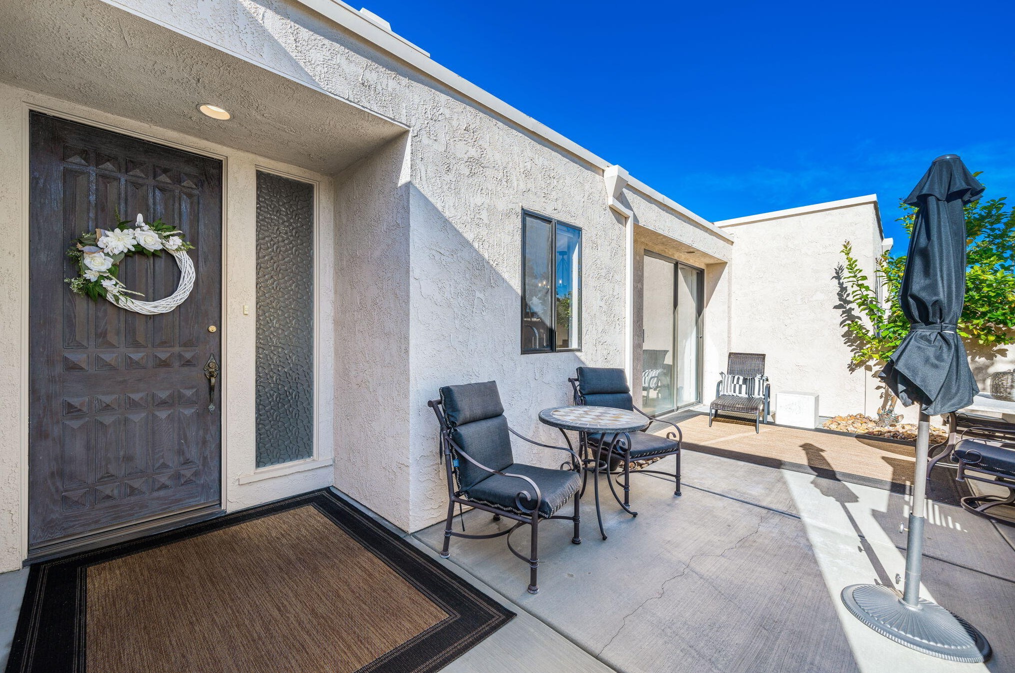 621 Hospitality Dr, Rancho Mirage CA  92270-1312 exterior