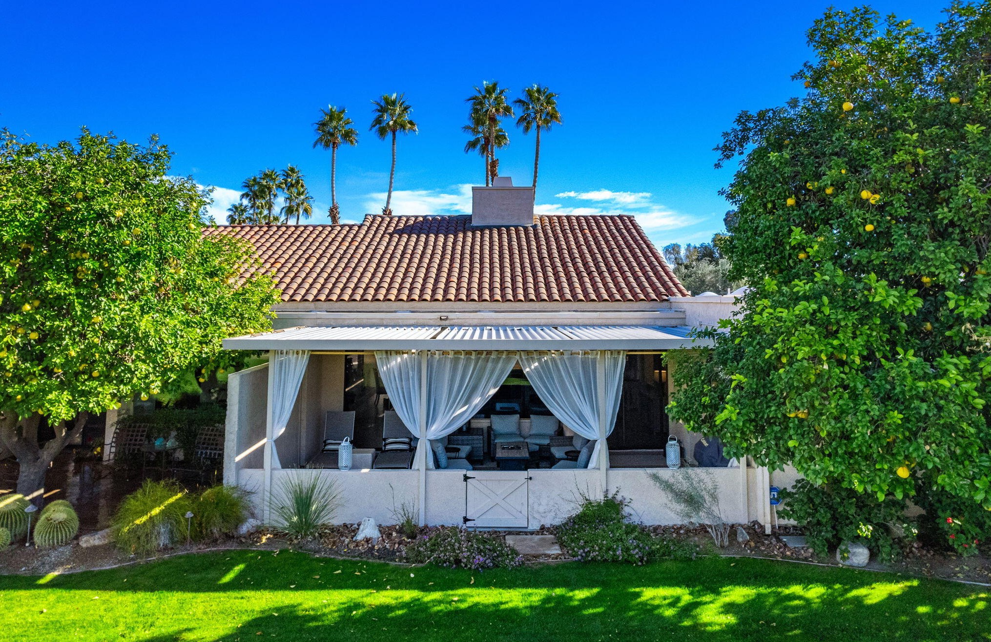 621 Hospitality Dr, Rancho Mirage CA  92270-1312 exterior