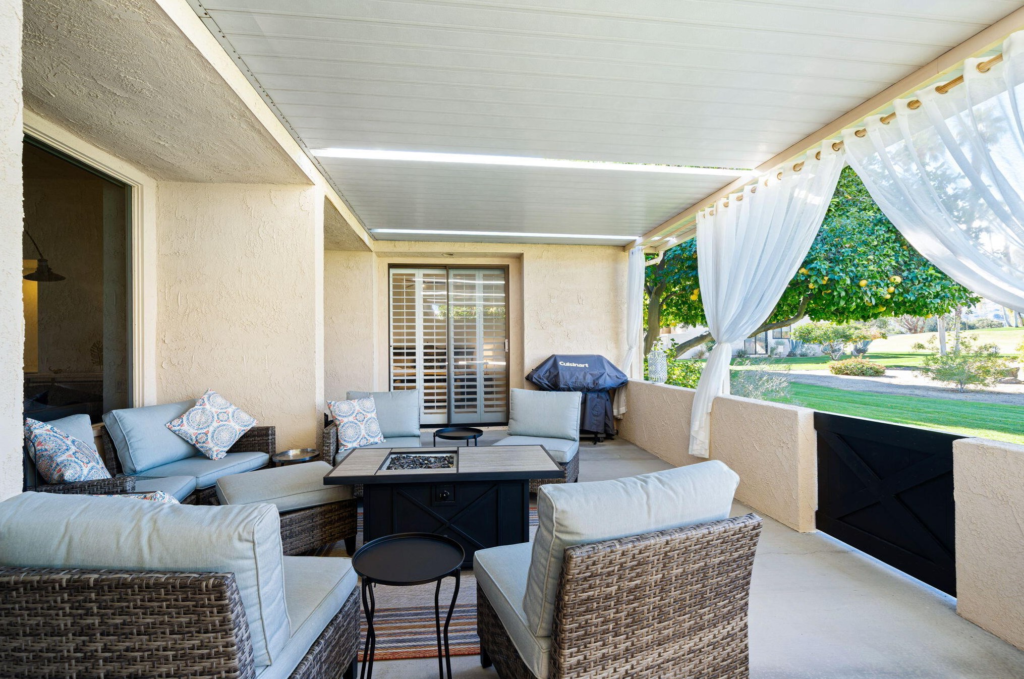 621 Hospitality Dr, Rancho Mirage CA  92270-1312 exterior