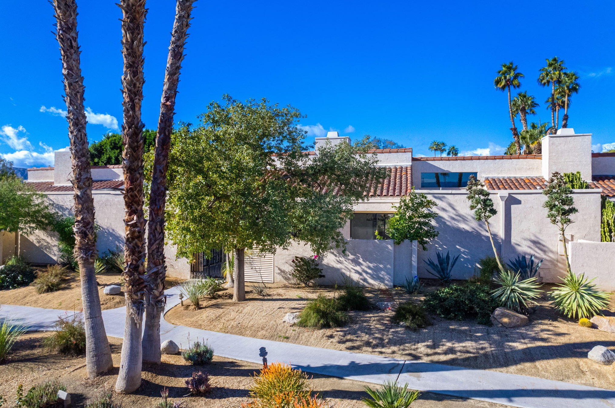 621 Hospitality Dr, Rancho Mirage CA  92270-1312 exterior