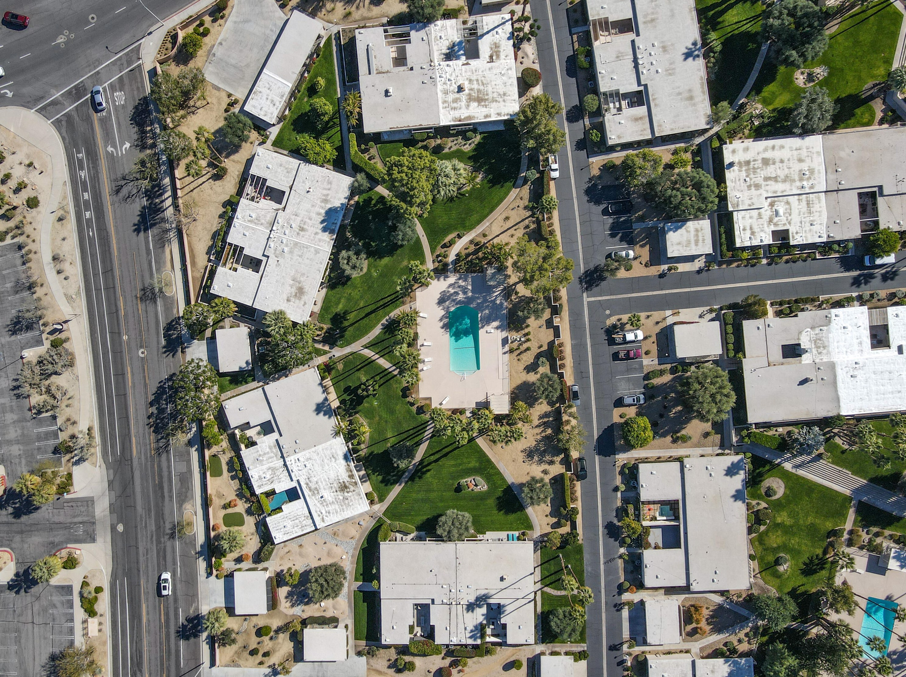72215 El Paseo, Palm Desert CA  92260-3318 exterior