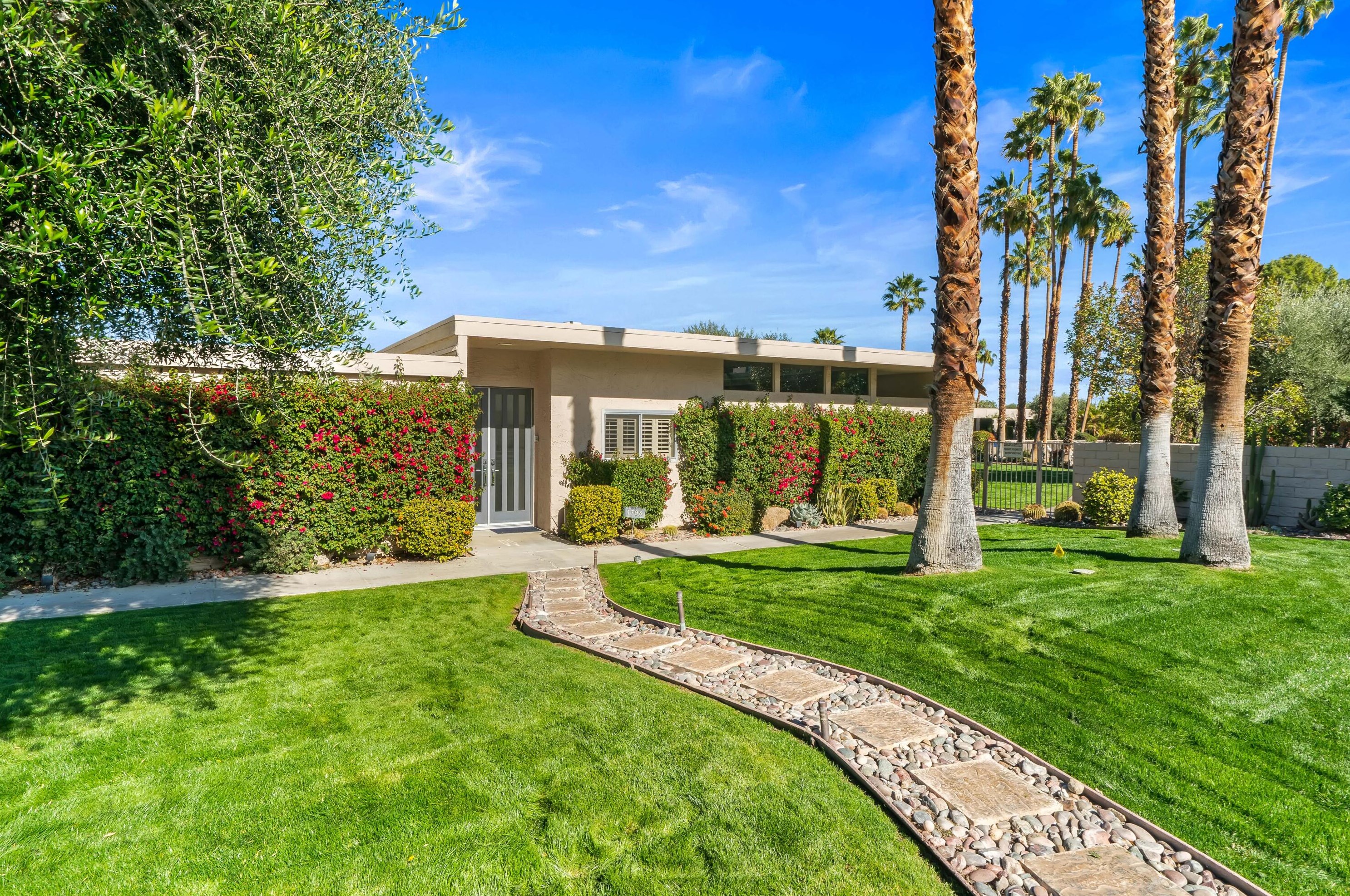 72215 El Paseo, Palm Desert, CA 92260-3318