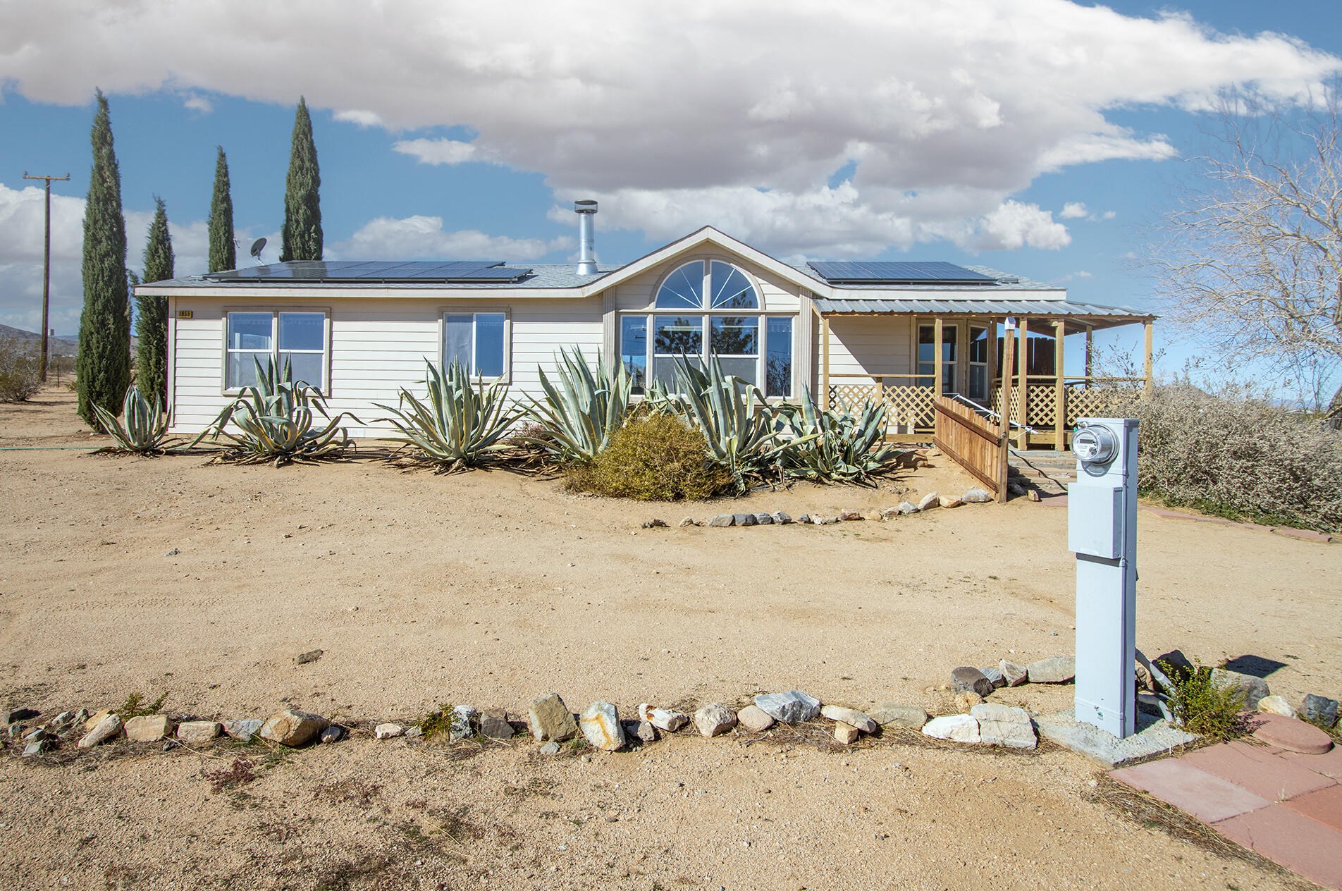 1959 Yetters Ln, Yucca Valley, CA