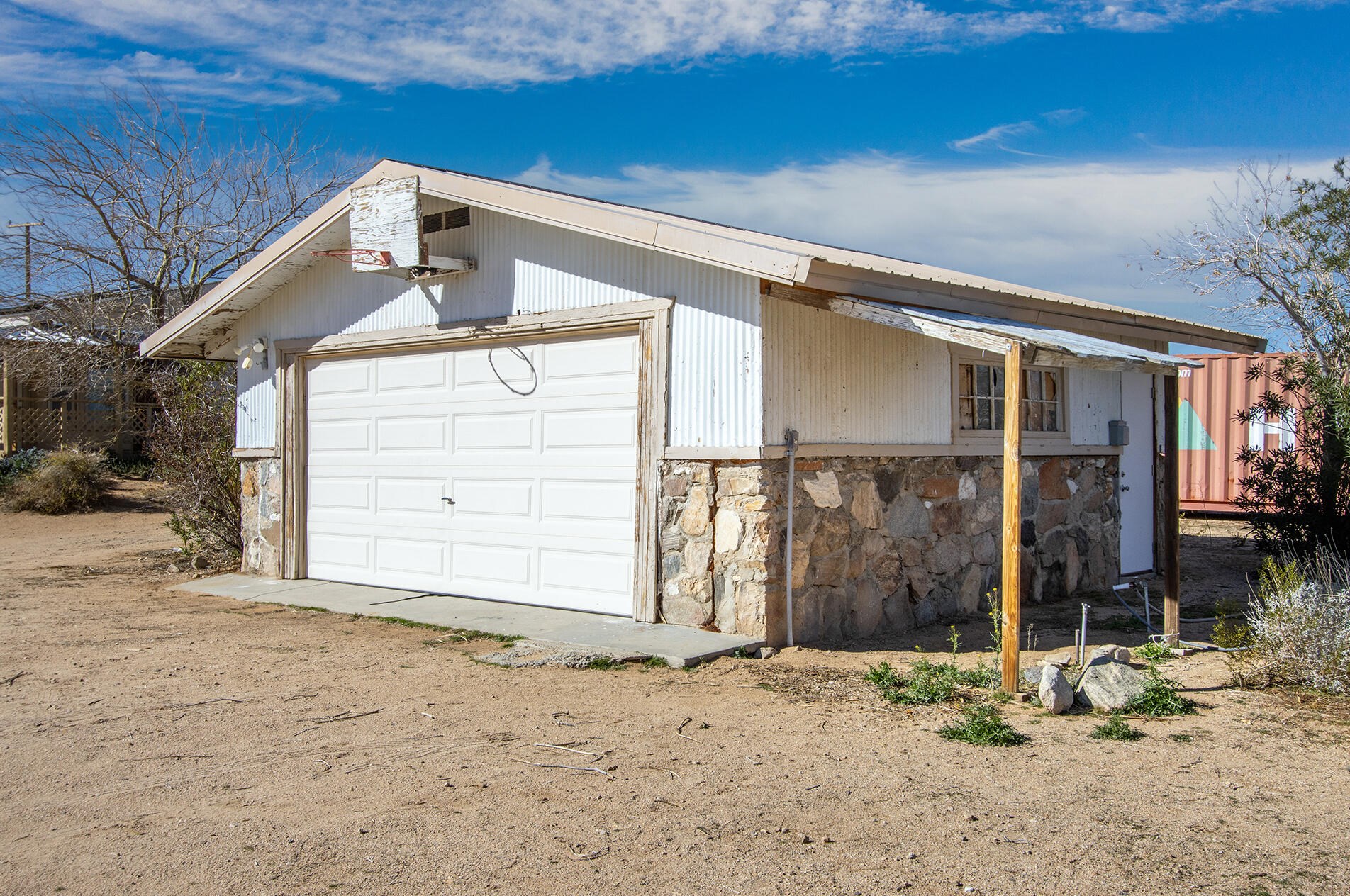 1959 Yetters Ln, Yucca Valley CA  exterior