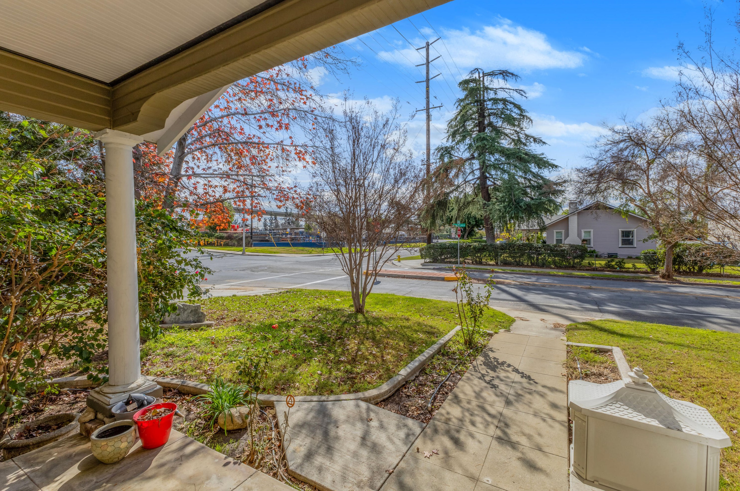 3307 Spruce St, Riverside, CA 92501-2260