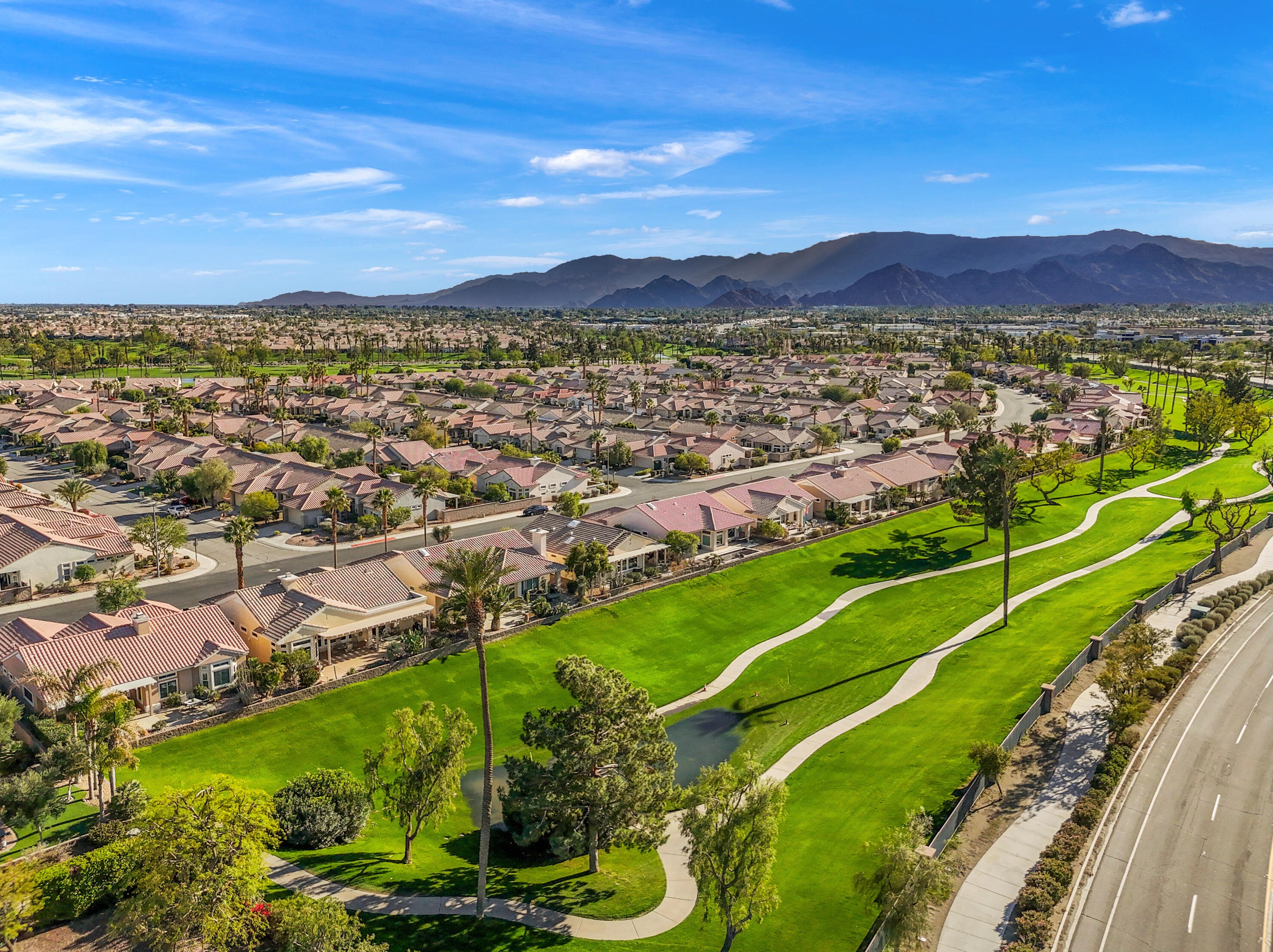 37821 Grand Oaks Ave, Palm Desert, CA 92211-1241