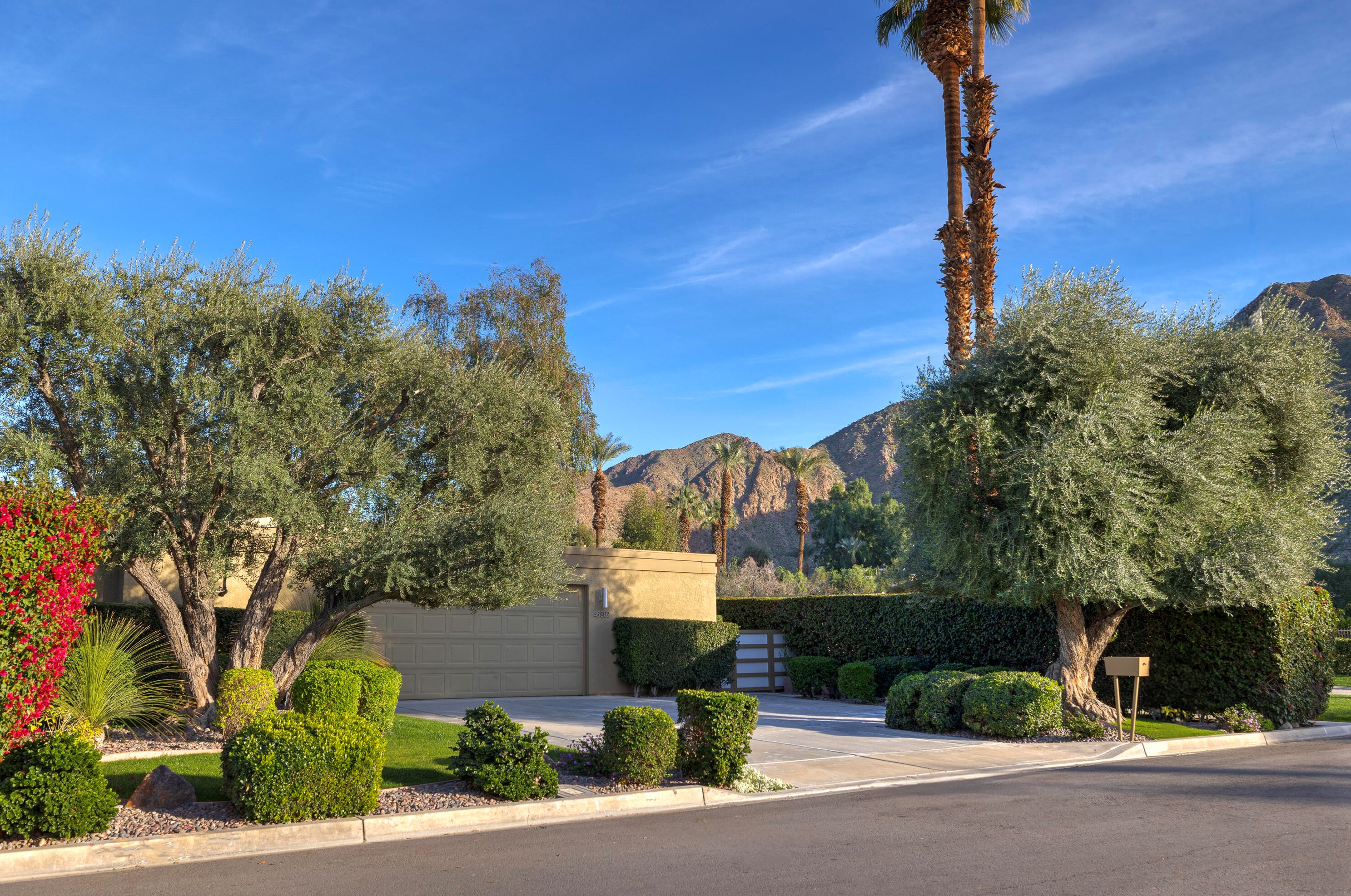 45802 Indian Wells Ln, Palm Desert, CA 92210-8838