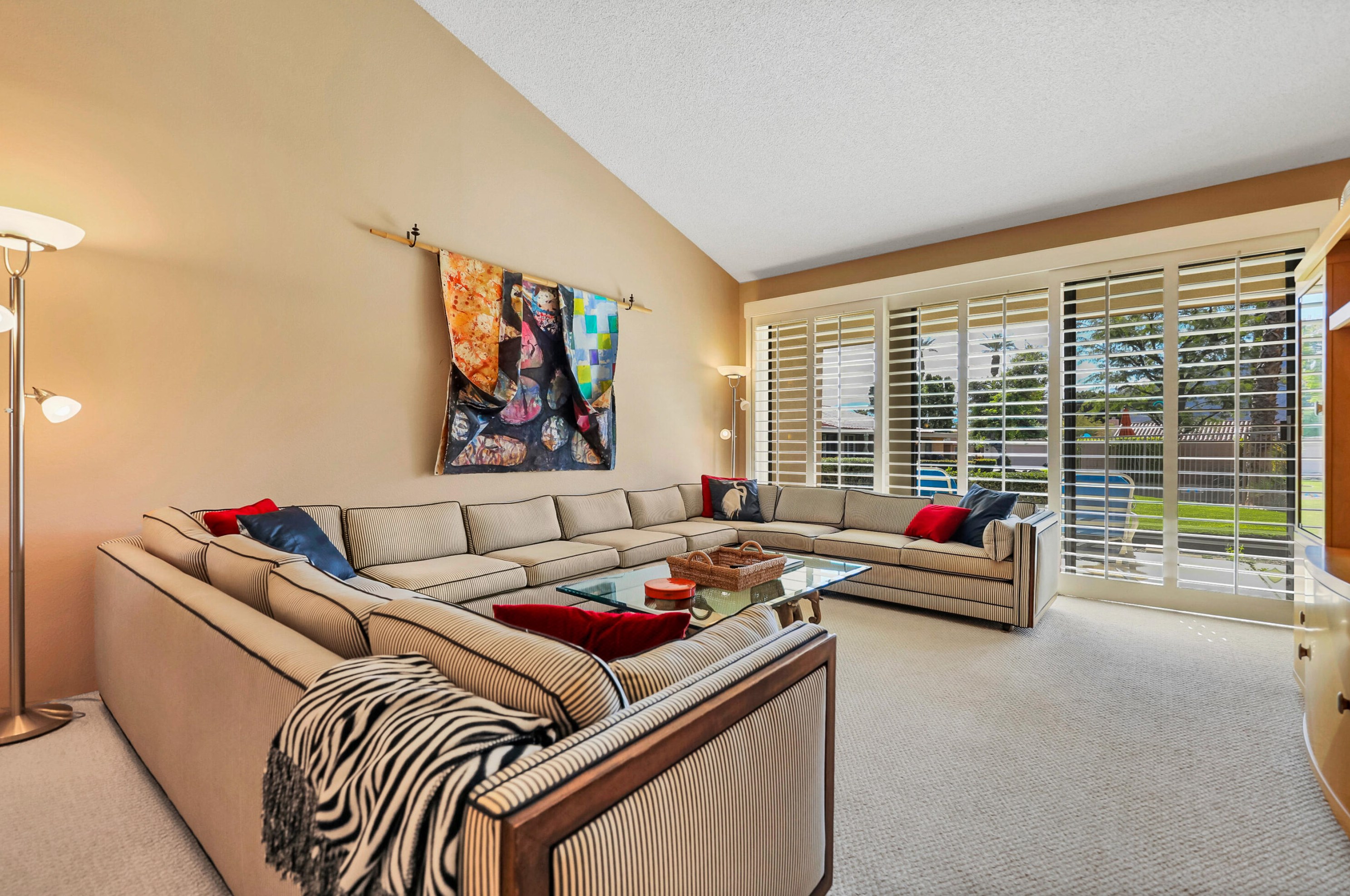 6 Granada Dr, Rancho Mirage, CA 92270