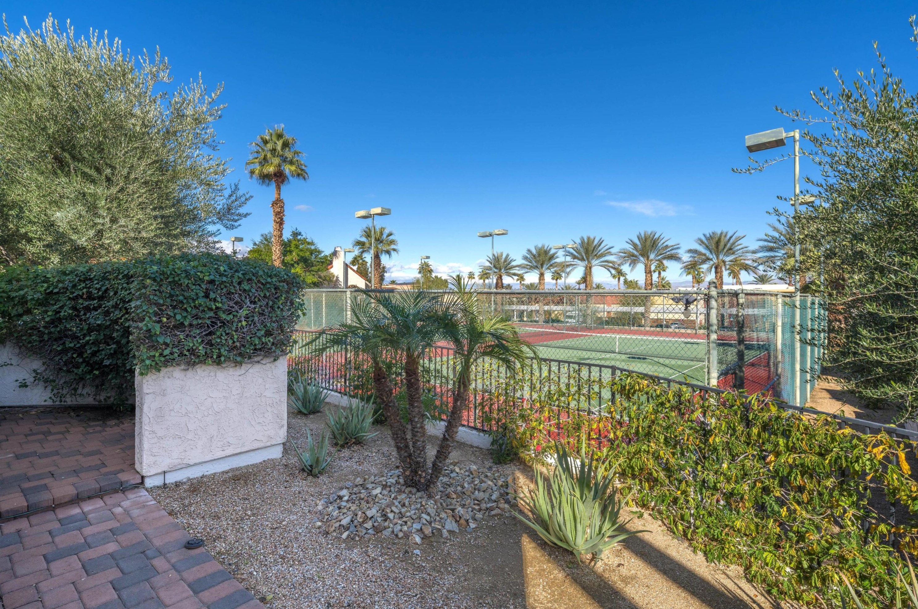 73478 Shadow Mountain Dr, Palm Desert, CA 92260-4718