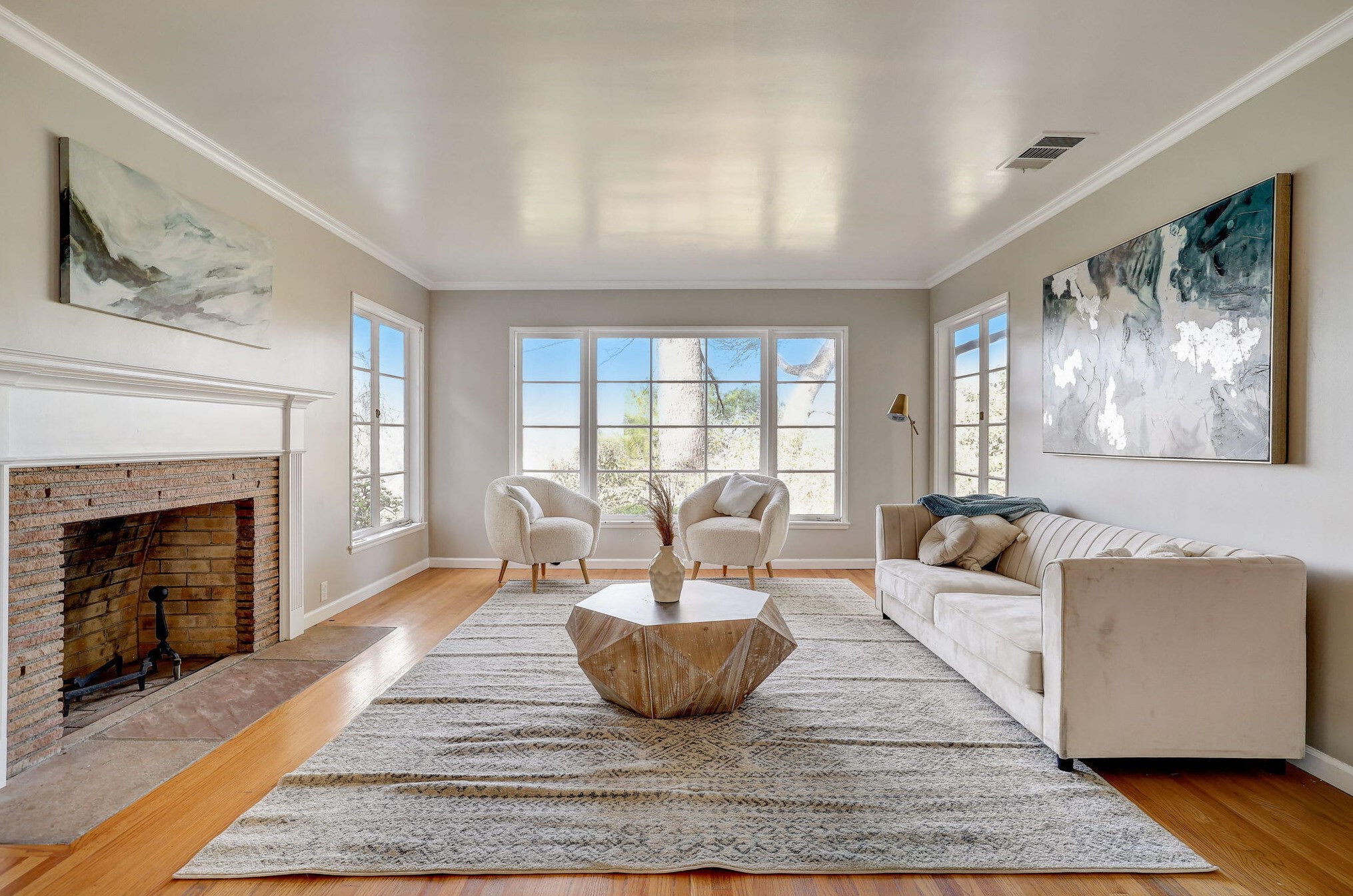 810 Monarch Dr, La Canada CA  91011-4104 exterior