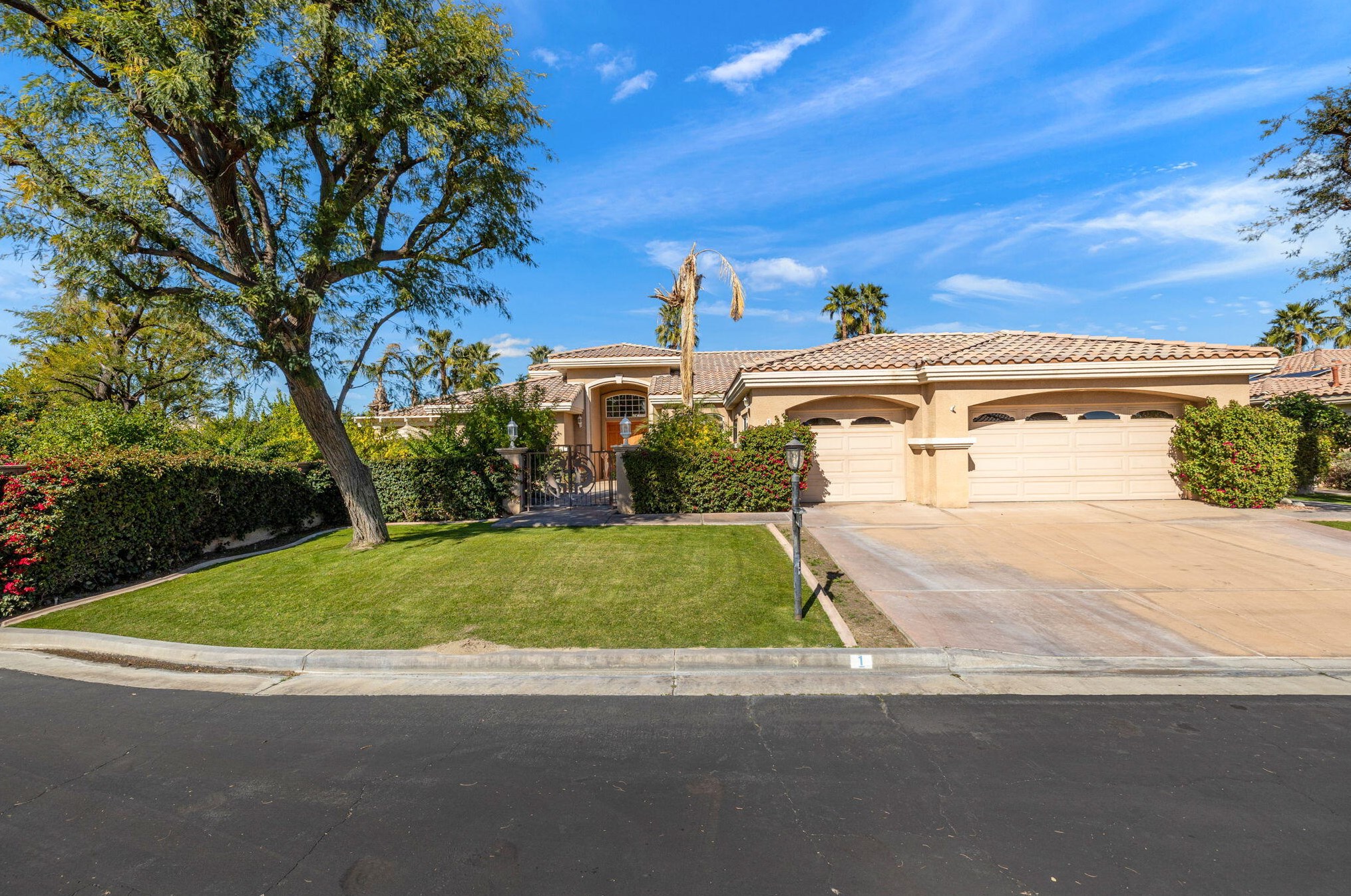 1 Collegiate Cir, Rancho Mirage, CA 92270-3913