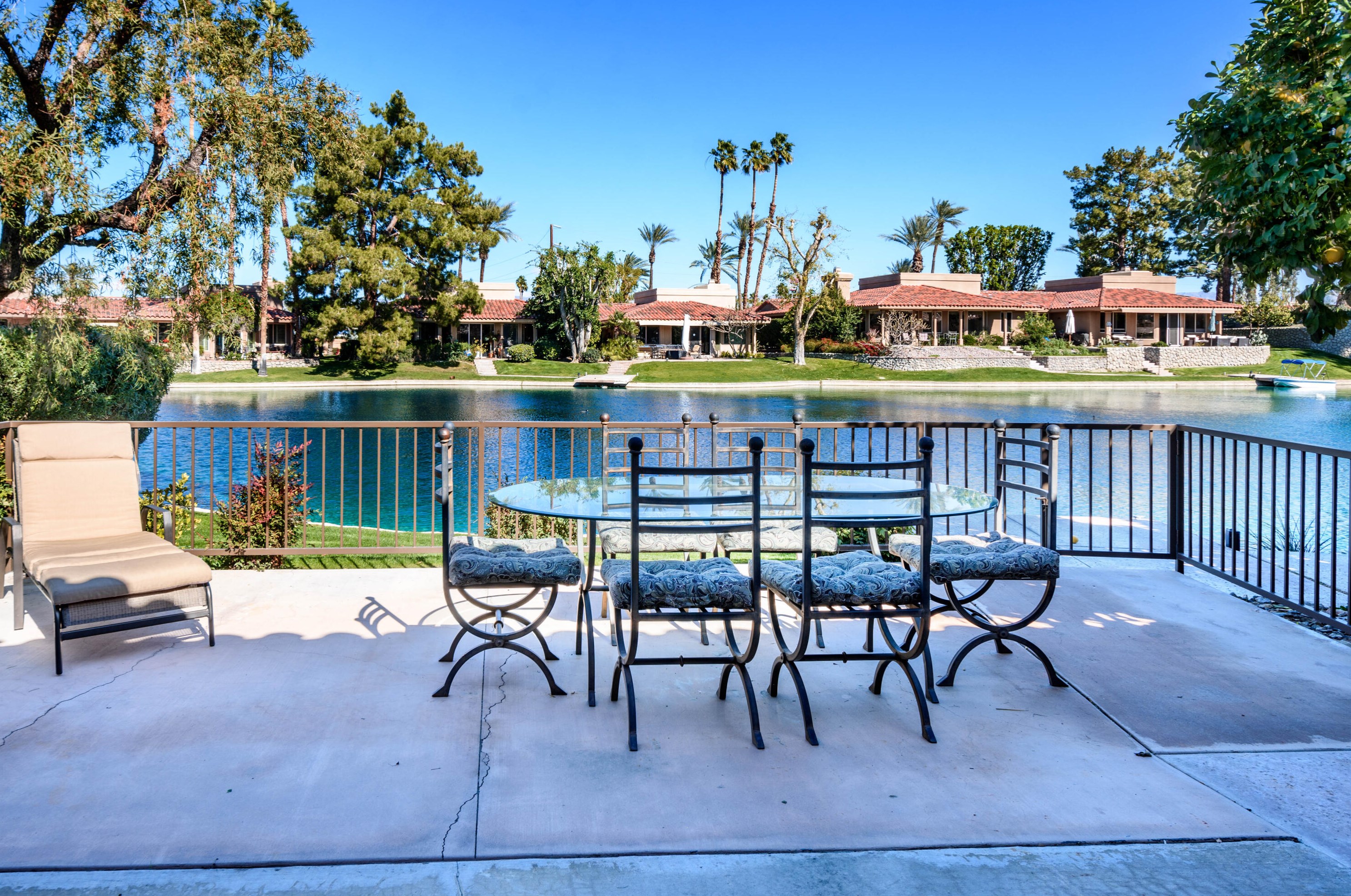 19 Lakeshore Dr, Rancho Mirage, CA 92270