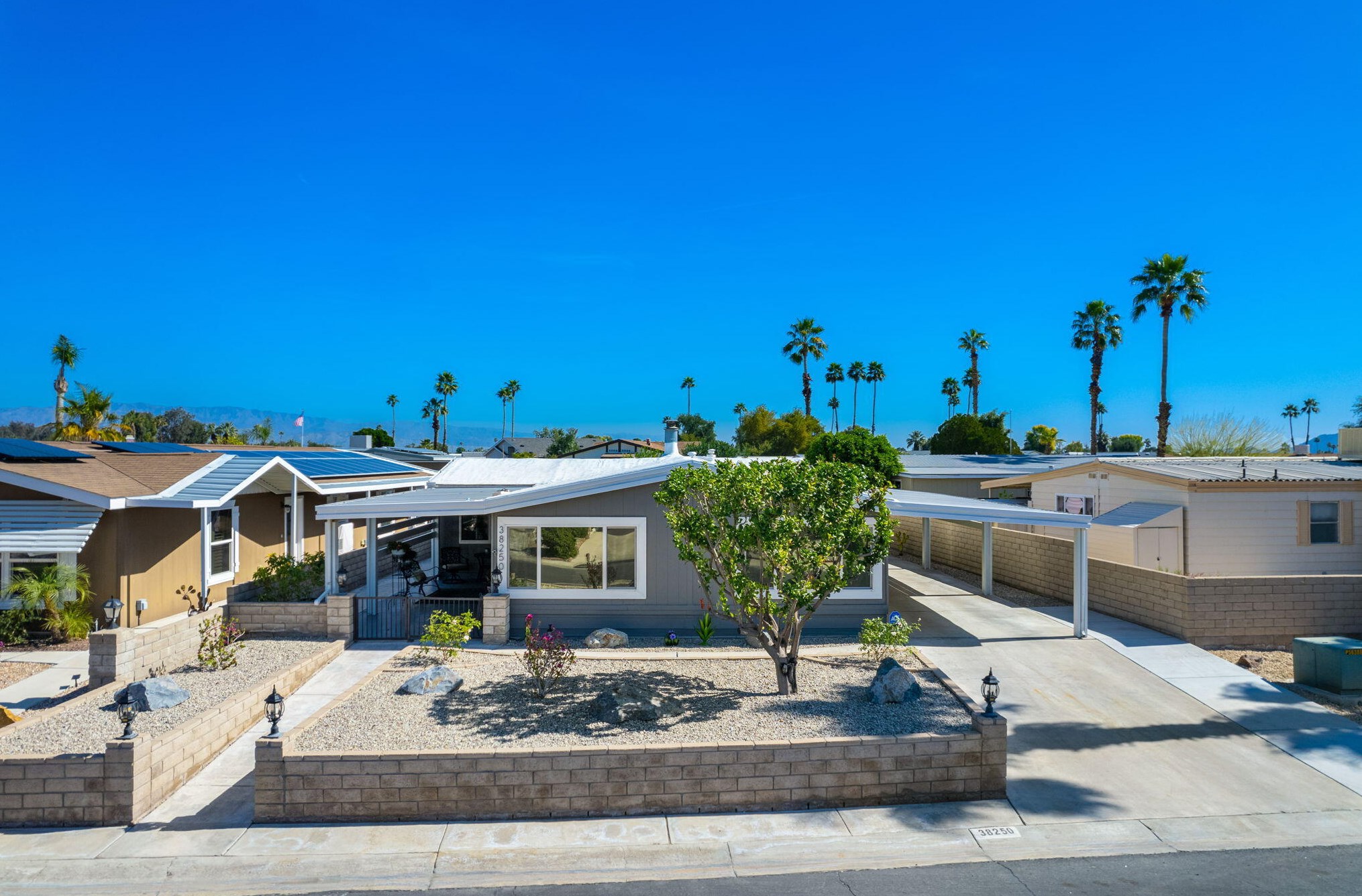 38250 Devils Canyon Dr, Palm Desert, CA 92260-1043