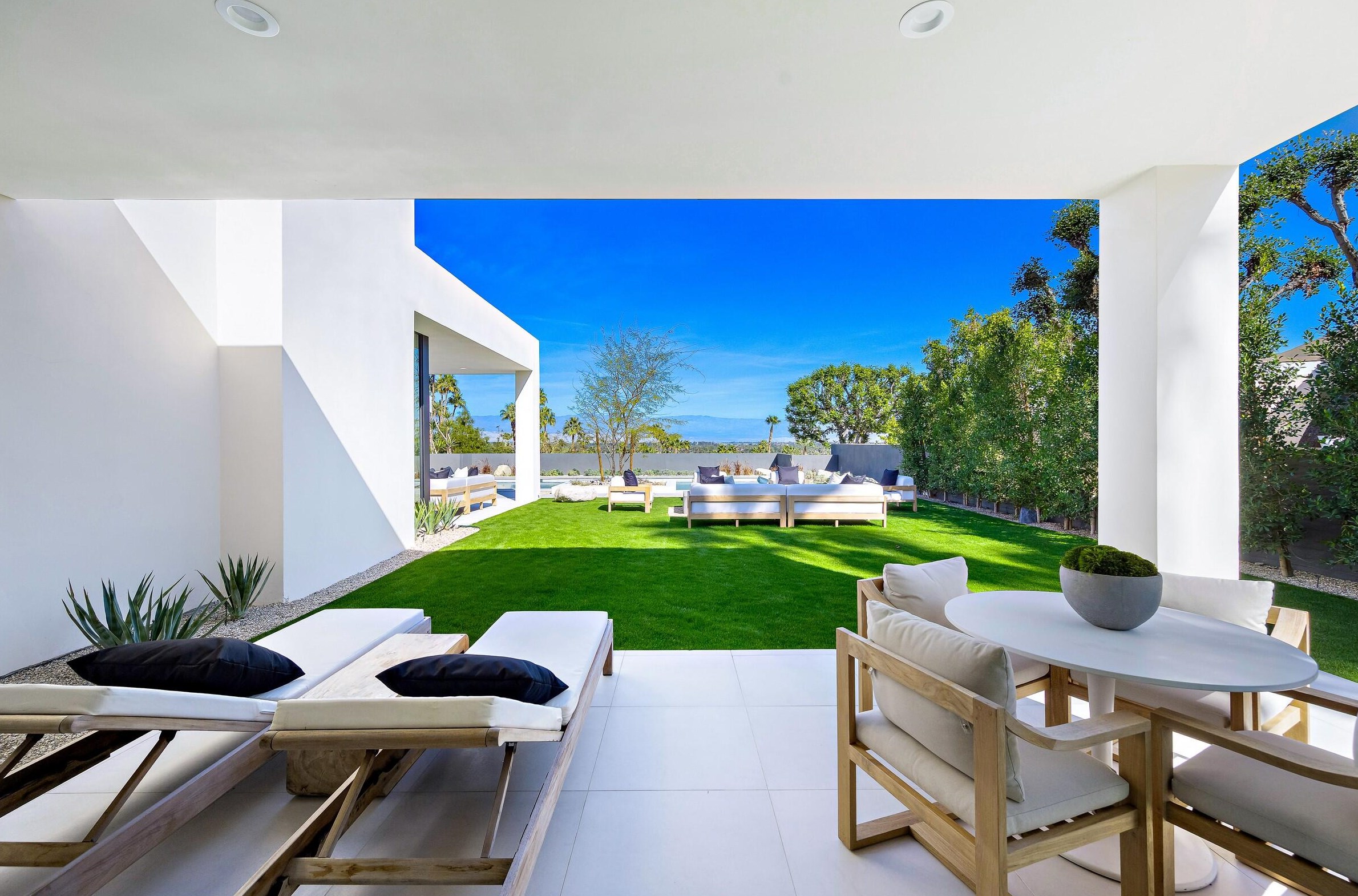 70345 Pecos Rd, Rancho Mirage CA  92270-3415 exterior