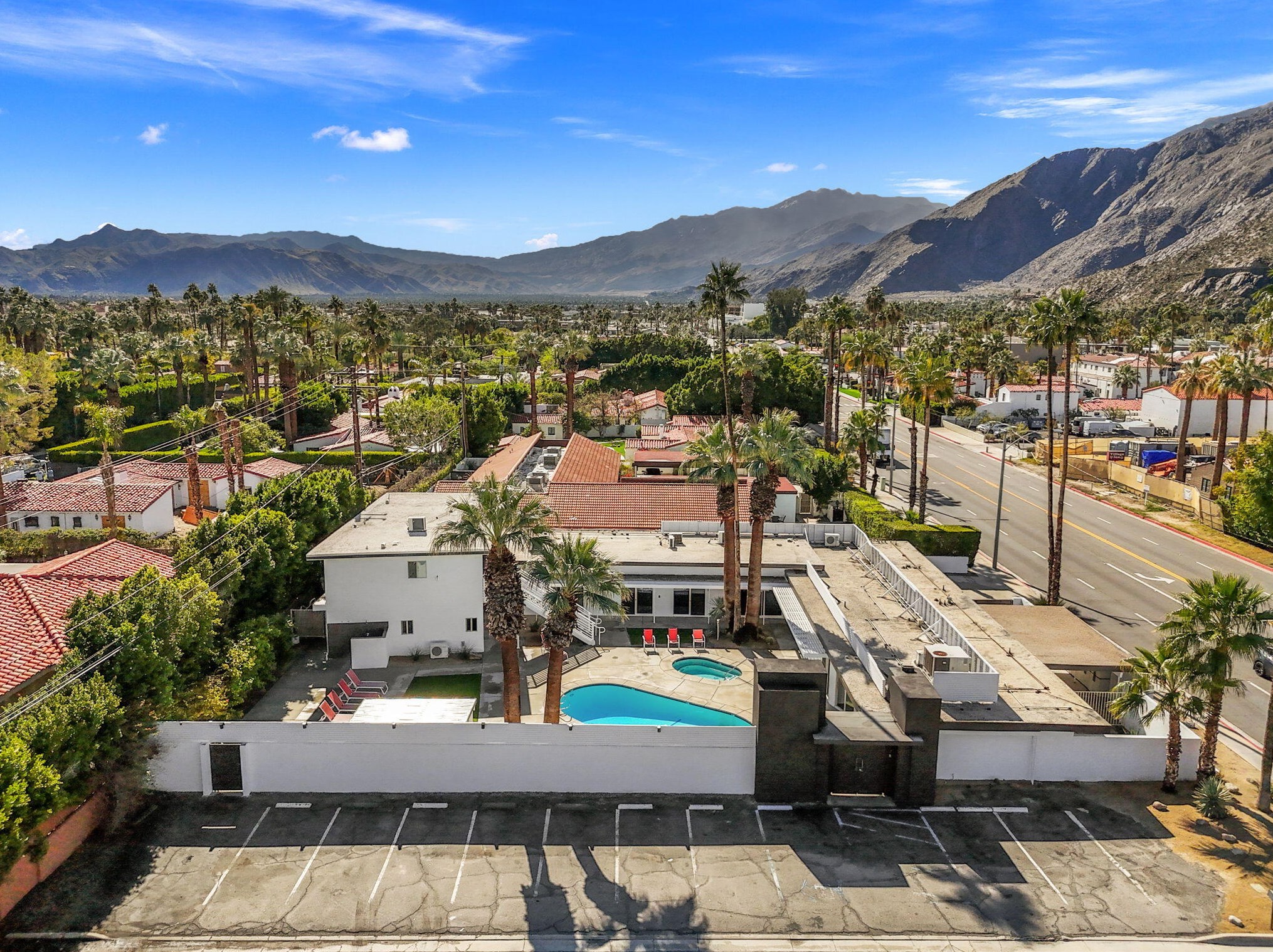 888 Indian Canyon Dr, Palm Springs, CA 92262-5719