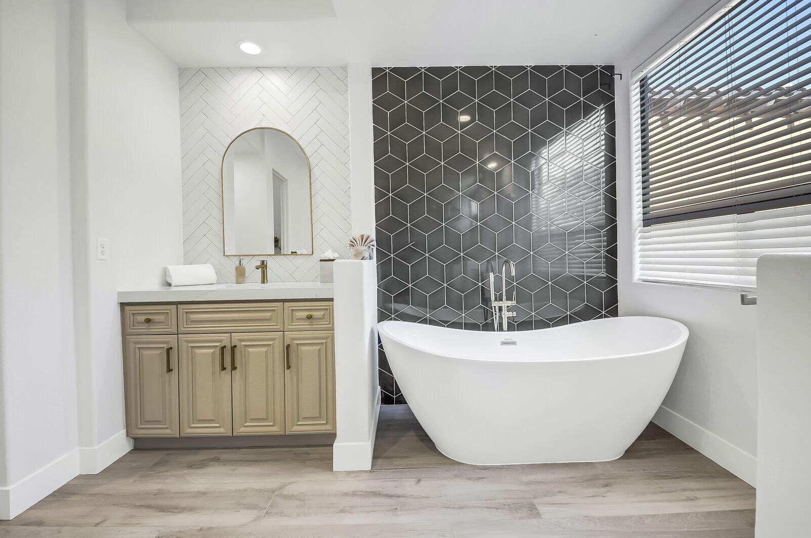 48573 Cascade St, Indio CA  92201-8472 exterior