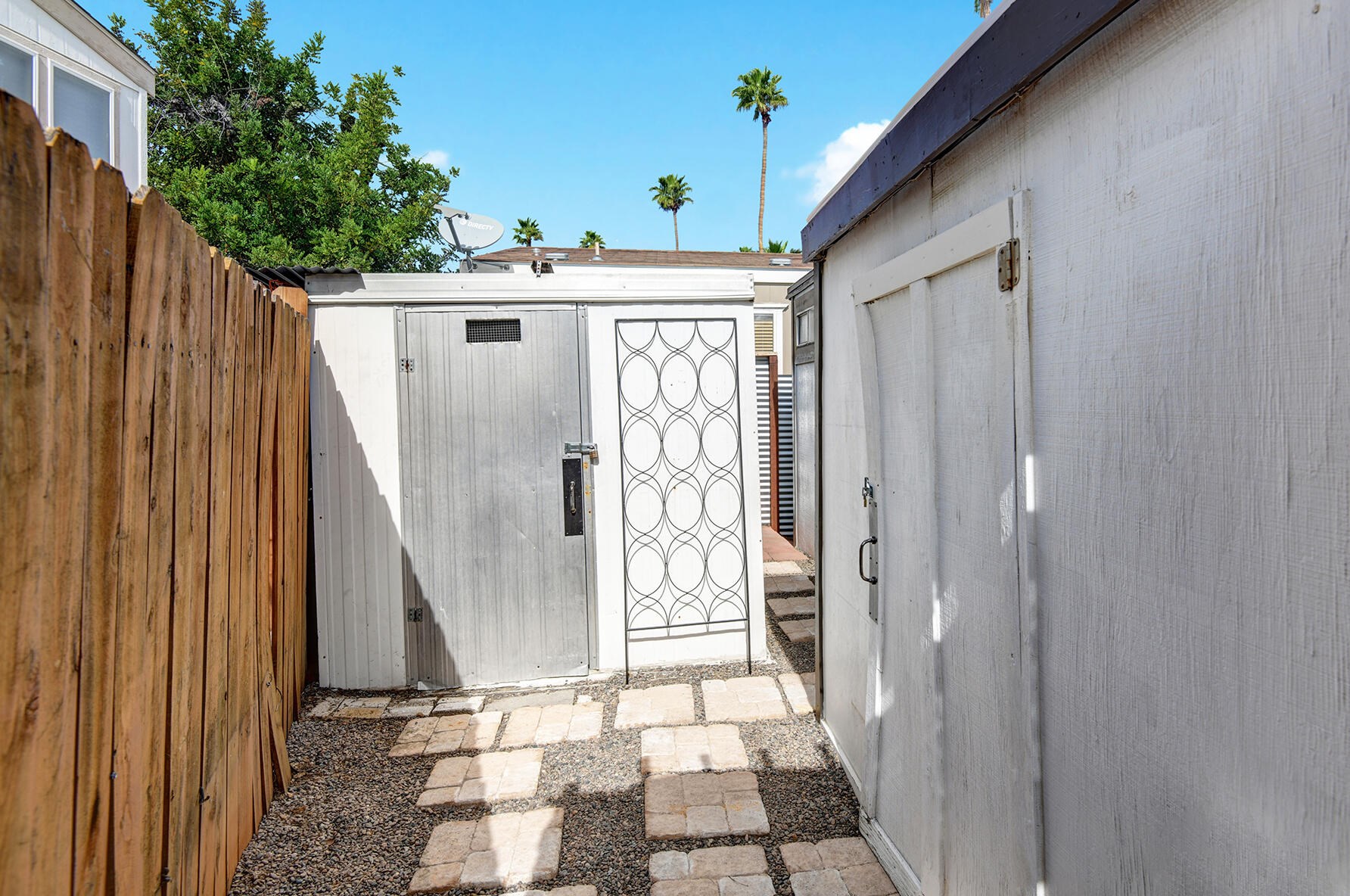 17 Circle A Dr, Palm Desert CA  92260-6400 exterior