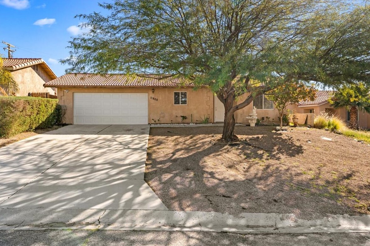 11800 Verbena Dr, Desert Hot Springs, CA 92240