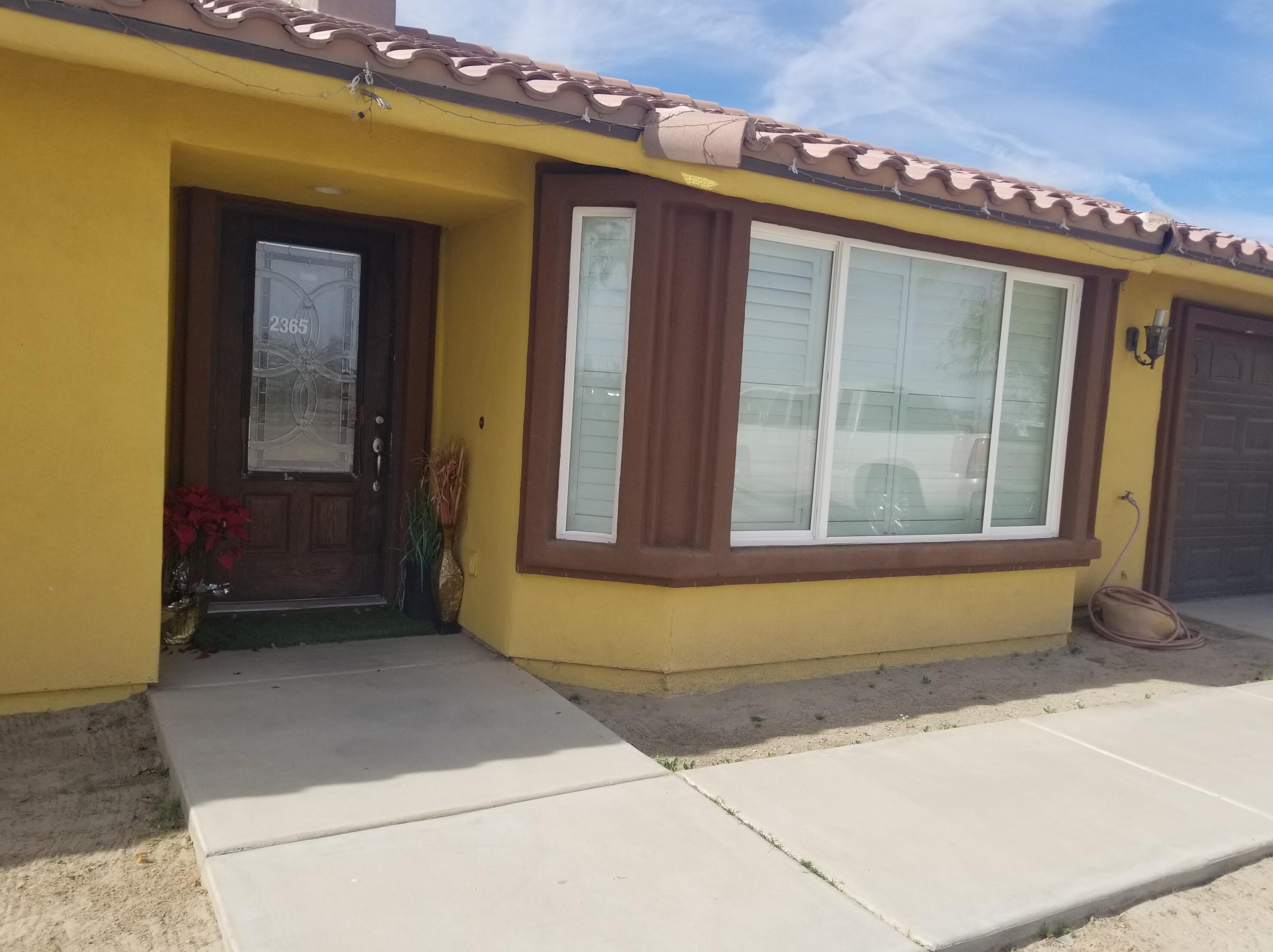 2365 Shore Hawk Ave, Thermal, CA 92274-8502