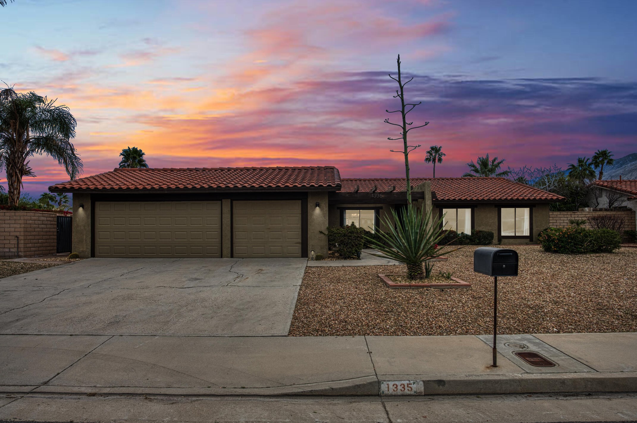 1335 Rosarito Way, Palm Springs, CA 92262-3357