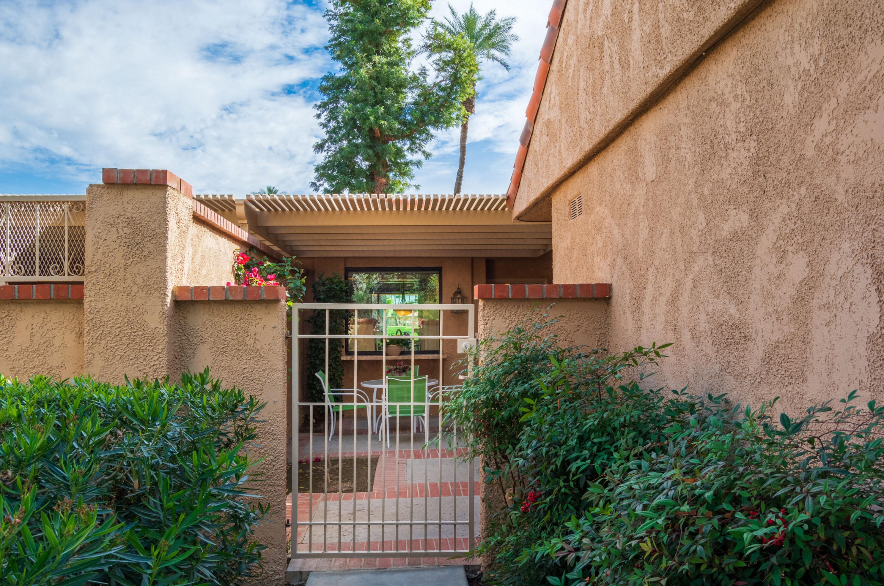 40 Sunrise Dr, Rancho Mirage, CA 92270