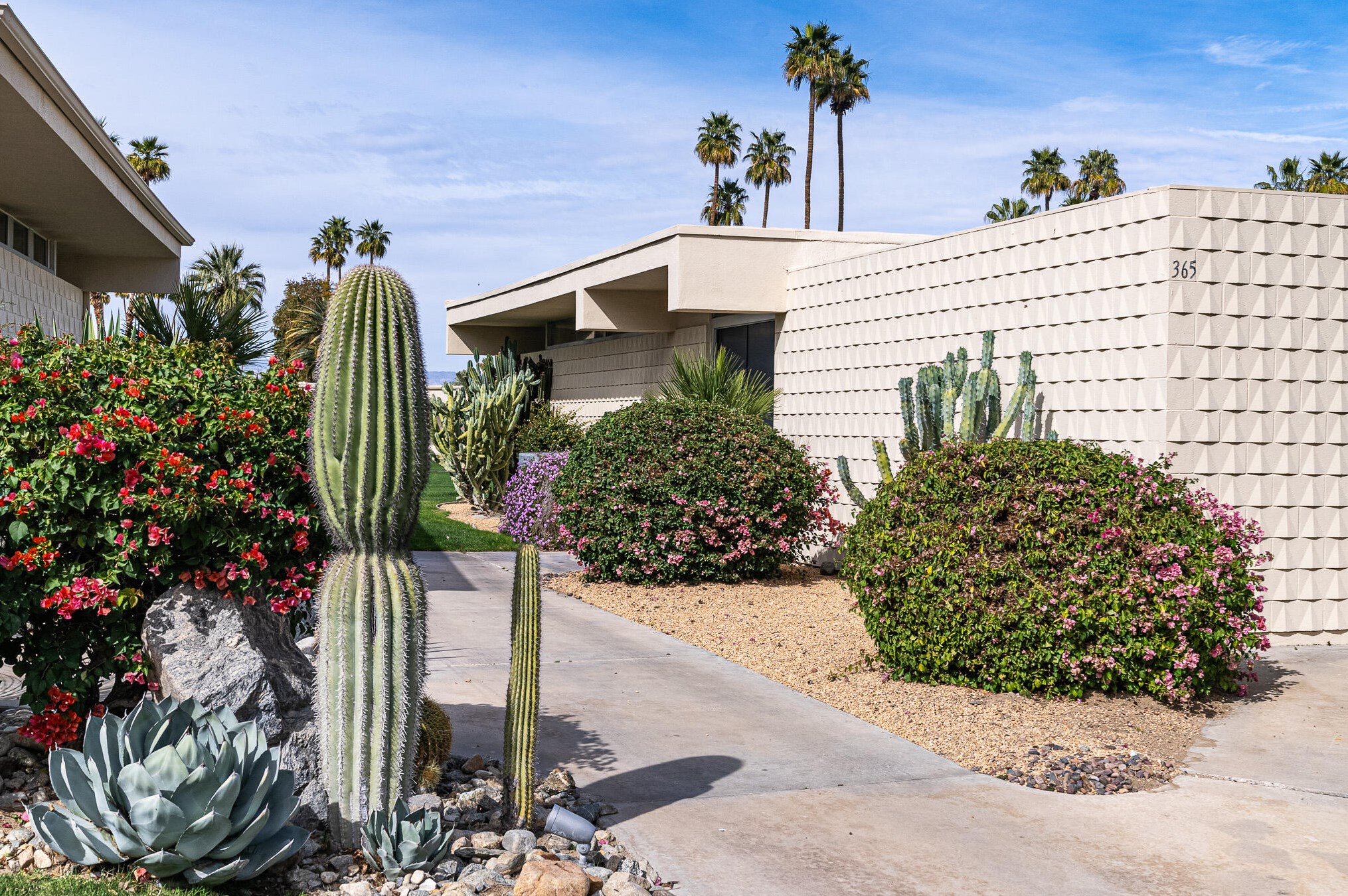 365 Desert Lakes Dr, Palm Springs, CA 92264-5513