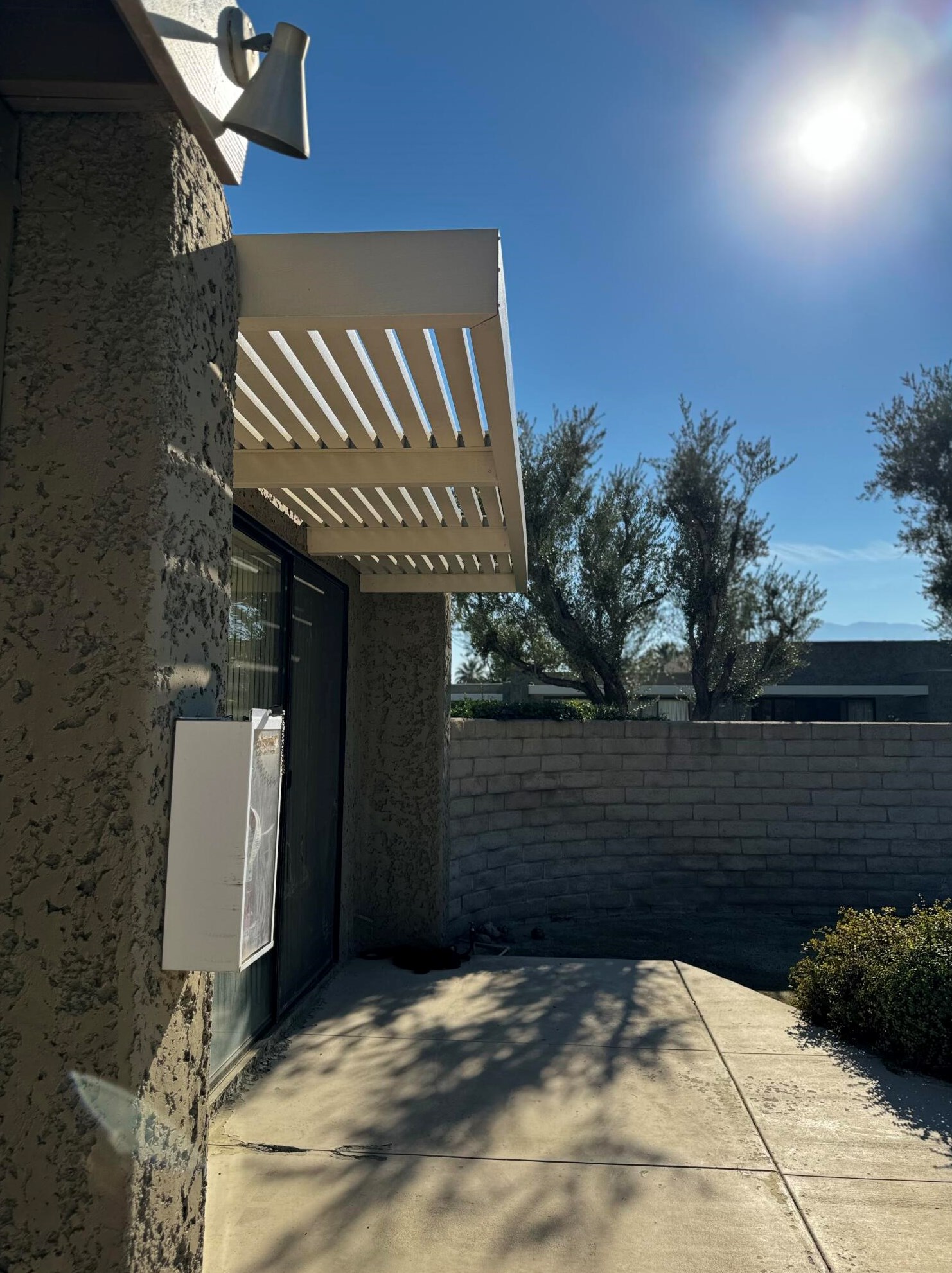 833 Calle De Flora Vis, Palm Springs, CA 92262-5918
