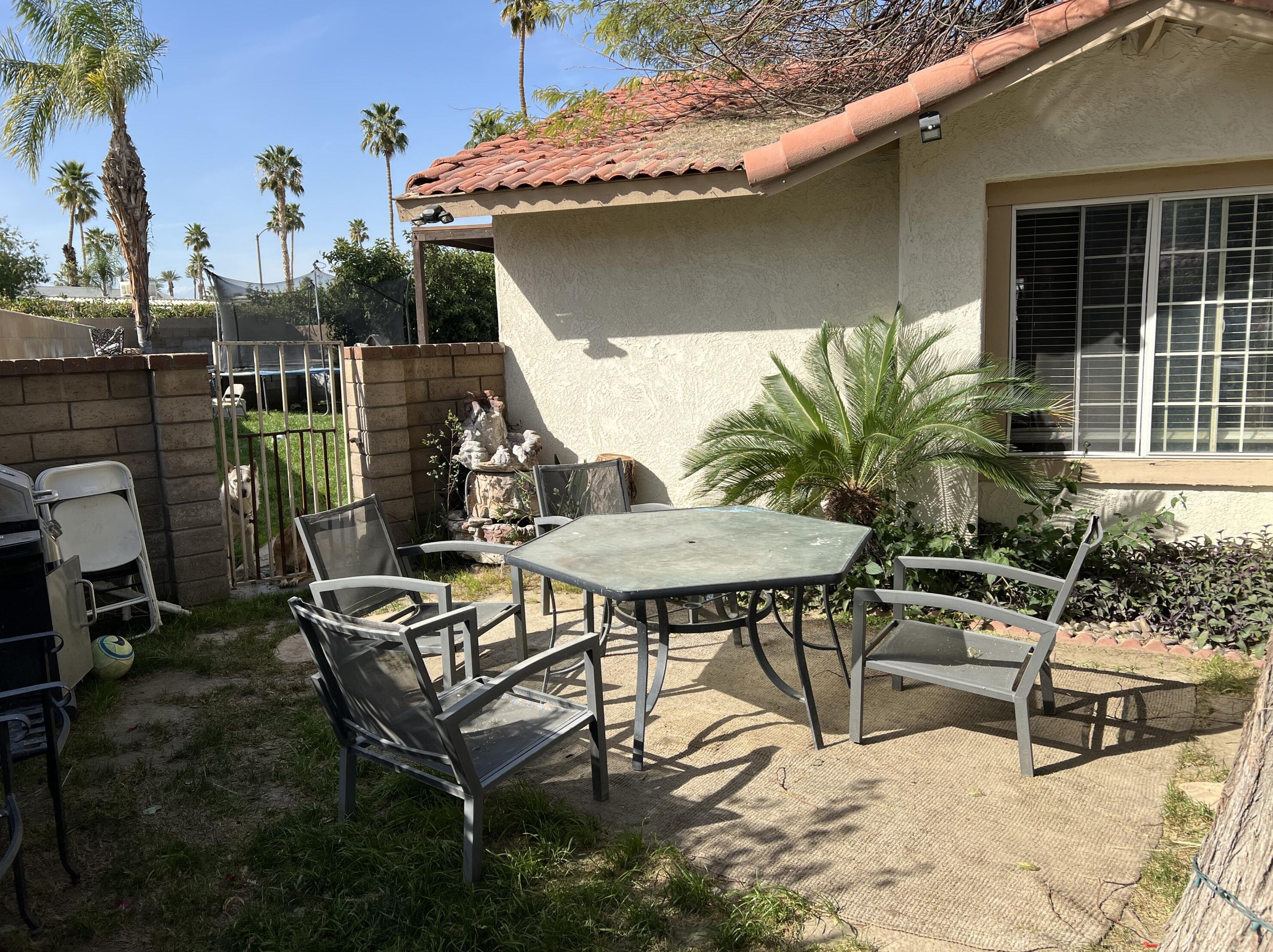 43345 Mondavi Ct, Palm Desert, CA 92260-9428