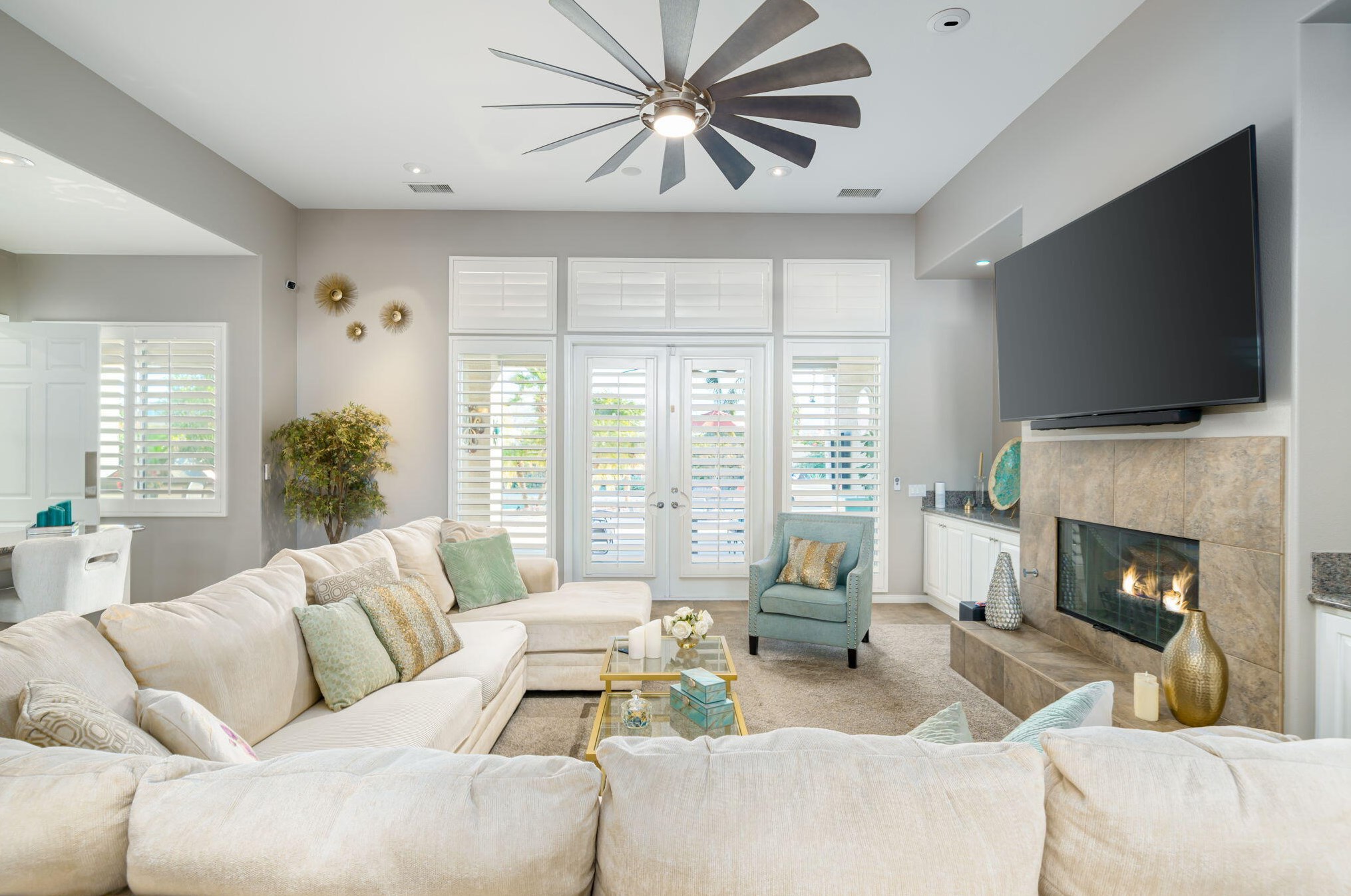 21 Paris Way, Rancho Mirage CA  92270-2721 exterior