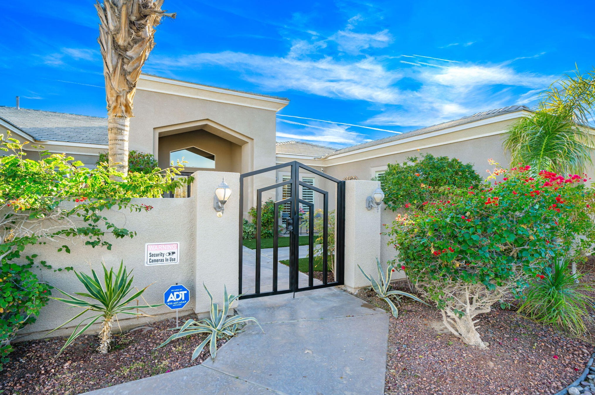 21 Paris Way, Rancho Mirage CA  92270-2721 exterior