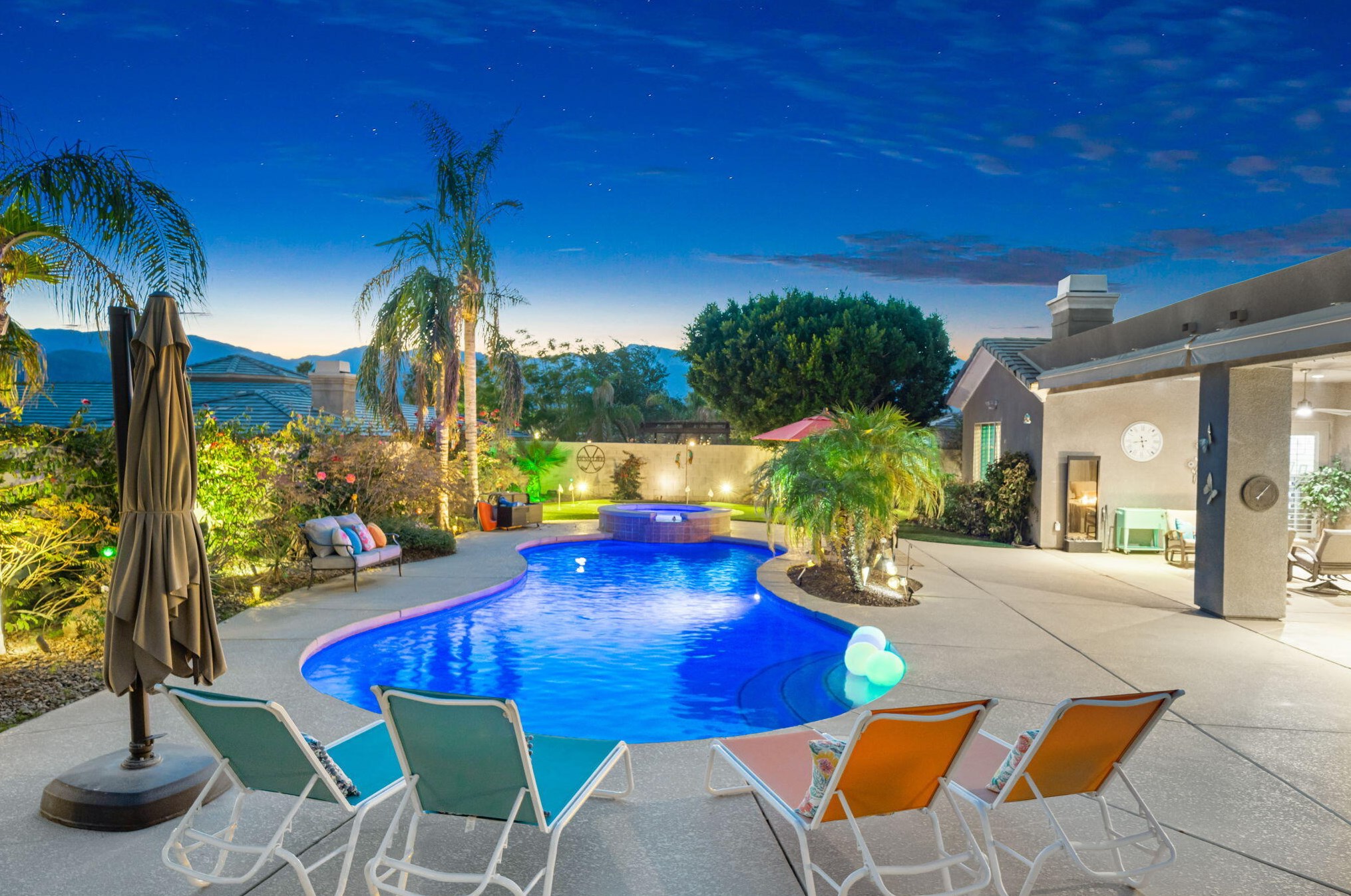 21 Paris Way, Rancho Mirage CA  92270-2721 exterior