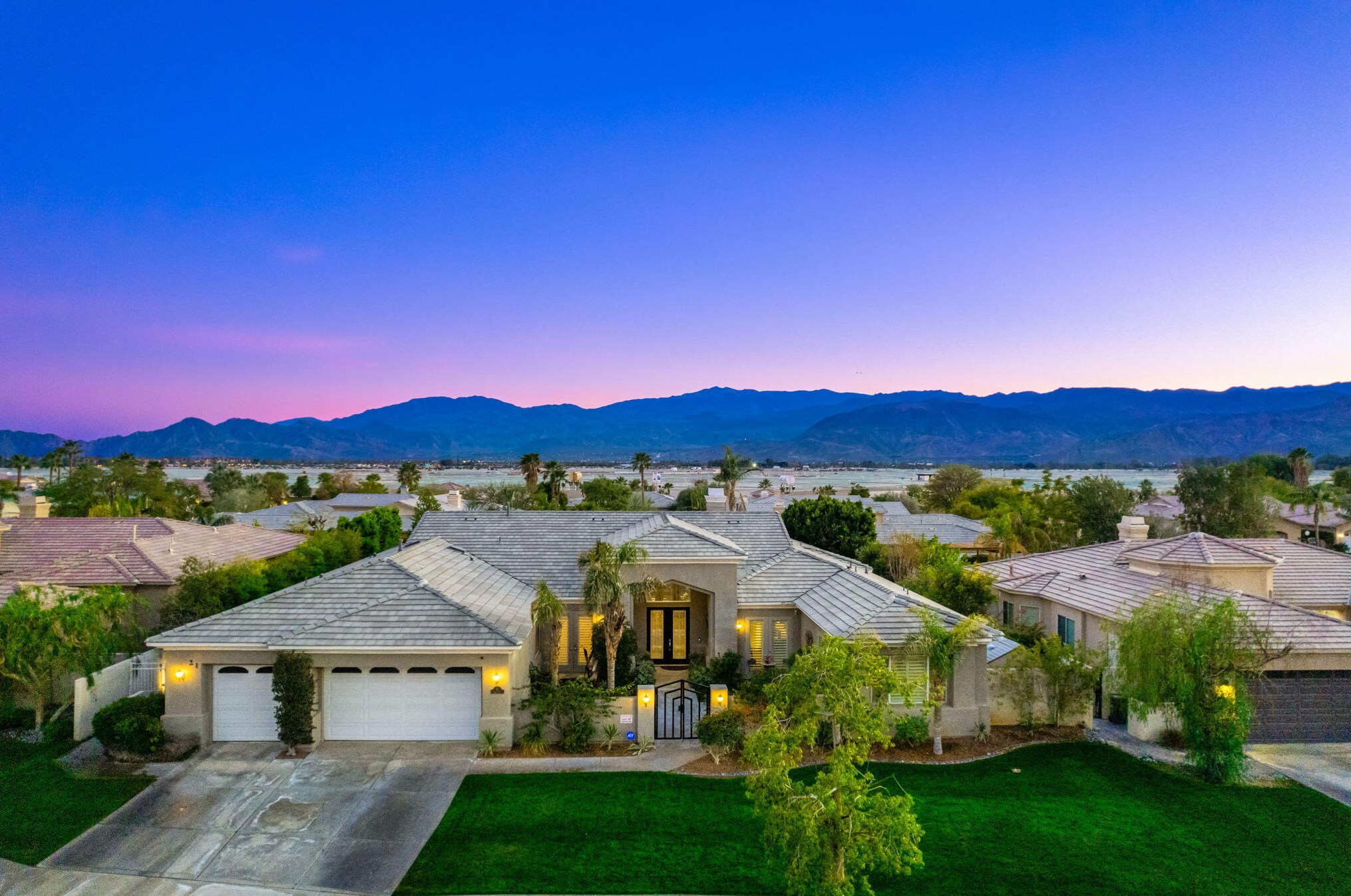 21 Paris Way, Rancho Mirage CA  92270-2721 exterior