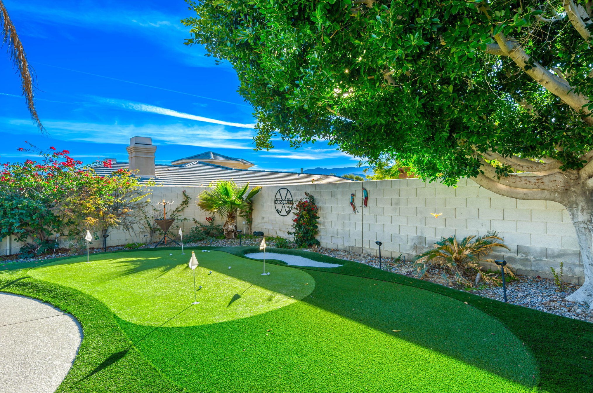 21 Paris Way, Rancho Mirage CA  92270-2721 exterior