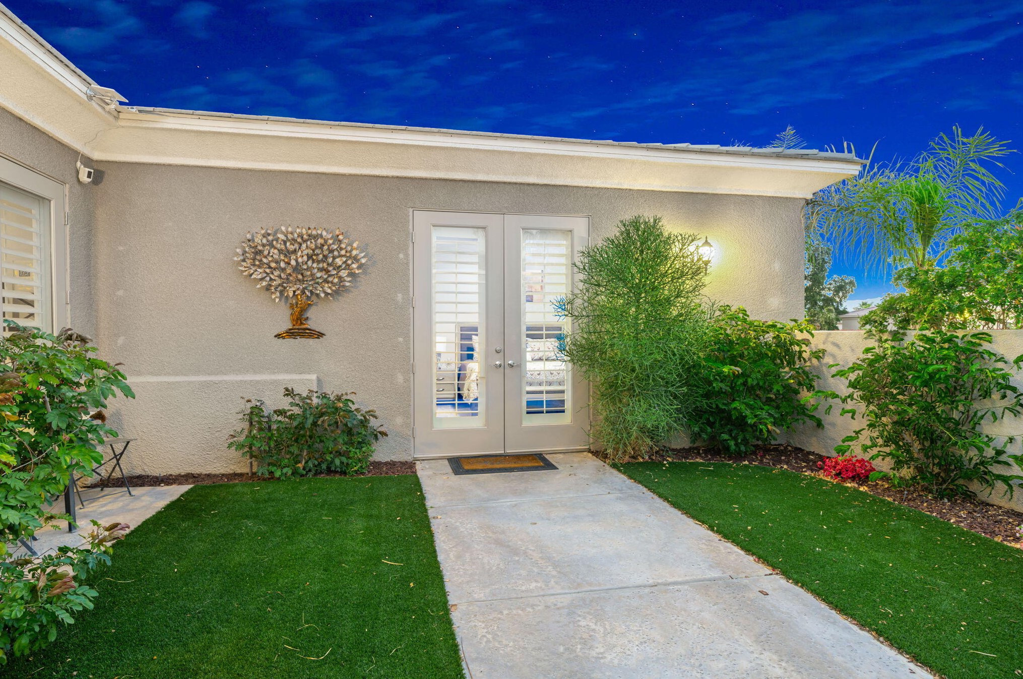 21 Paris Way, Rancho Mirage CA  92270-2721 exterior